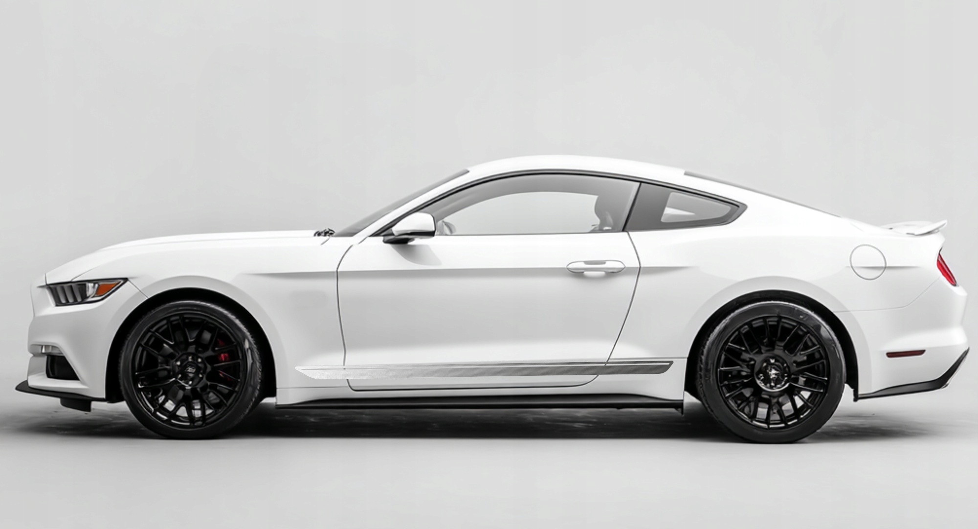 Samolepky na Ford Mustang – Rouch Dots 01 do stran