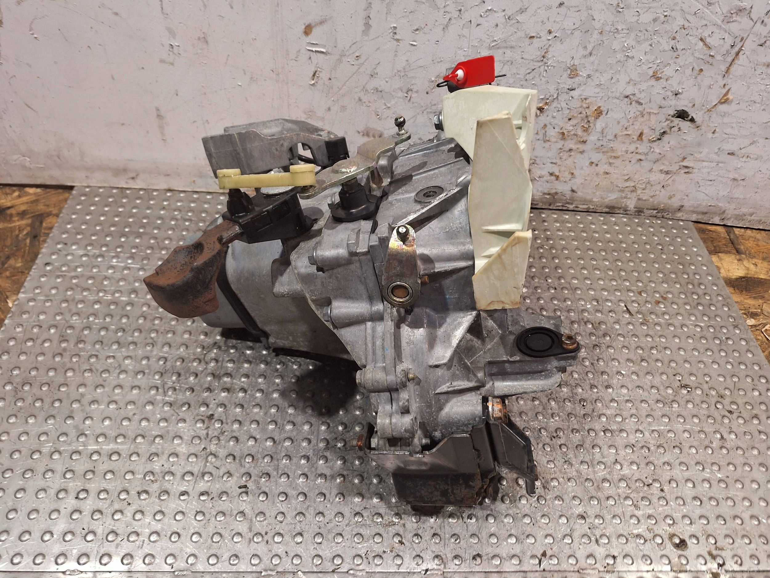 CAMBIO 20CQ25 PEUGEOT 207 1.4 VTI 06