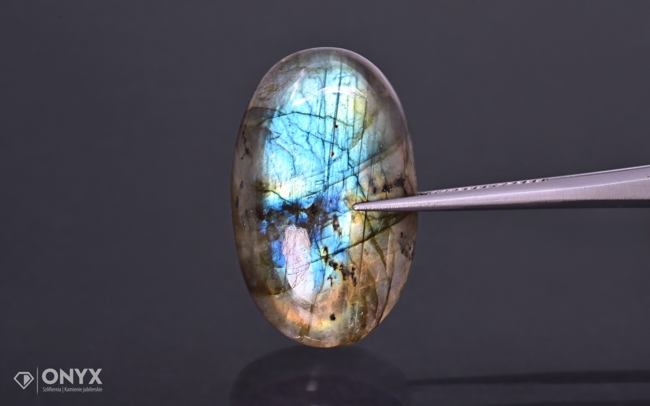 Labradorit kabošon ovál 28x18 mm