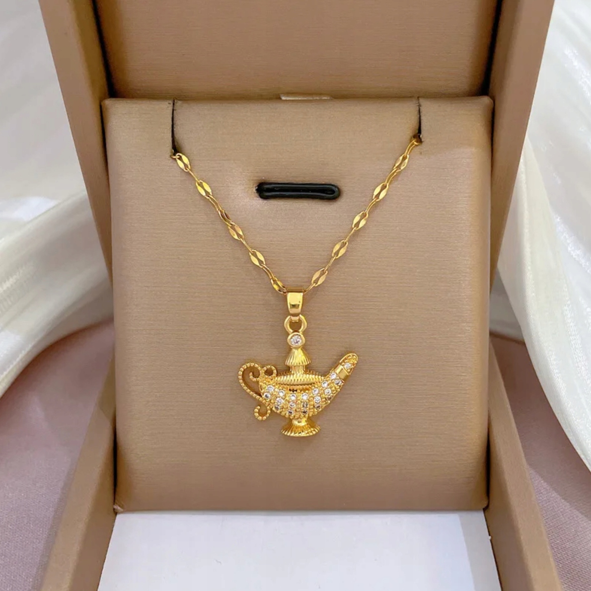 Zlatý náhrdelník Lampa Aladina Džin Disney Ocel Ušlechtilá