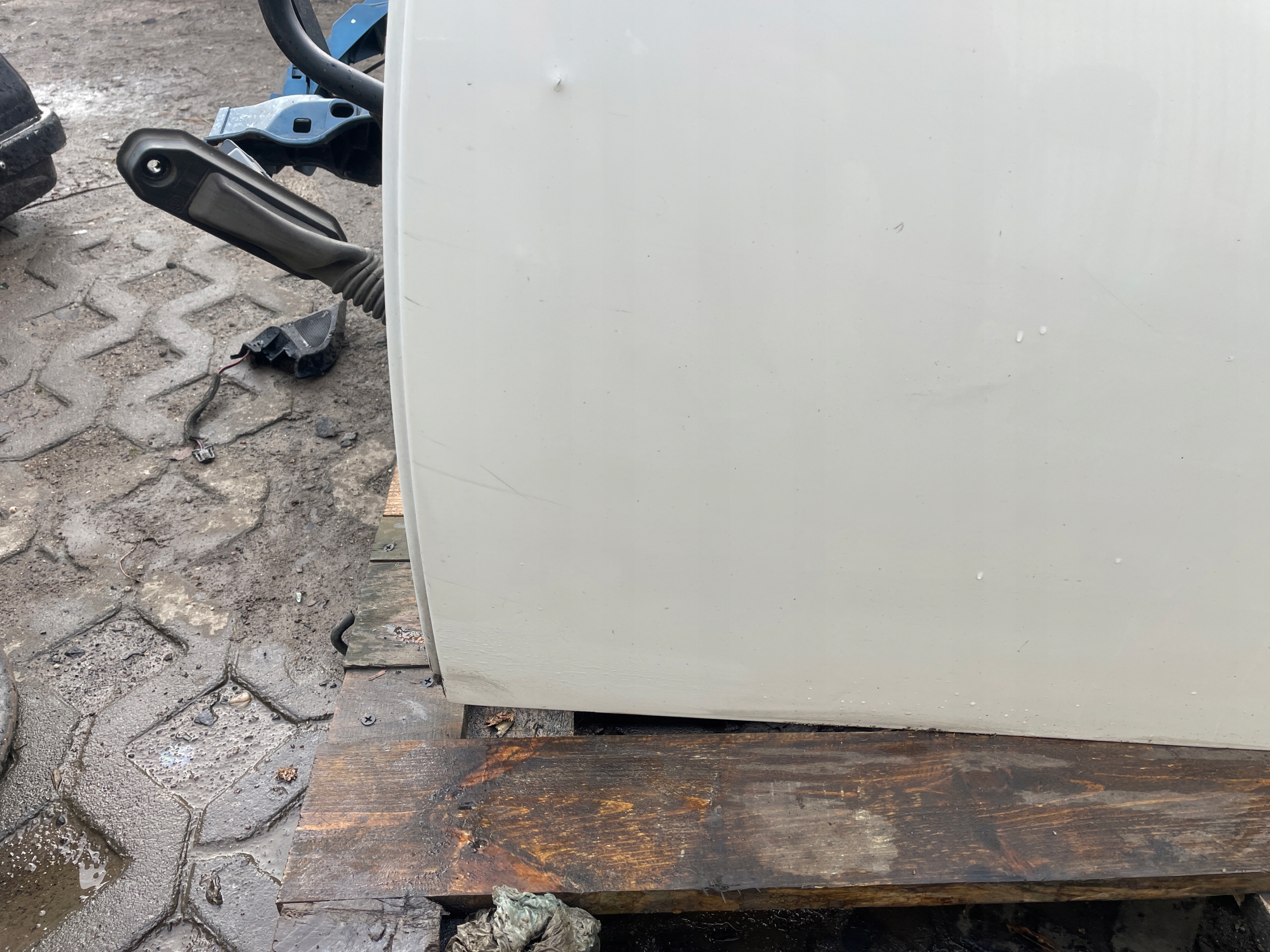 BMW 3 E90 door left rear part A300 ALPINAWEISS