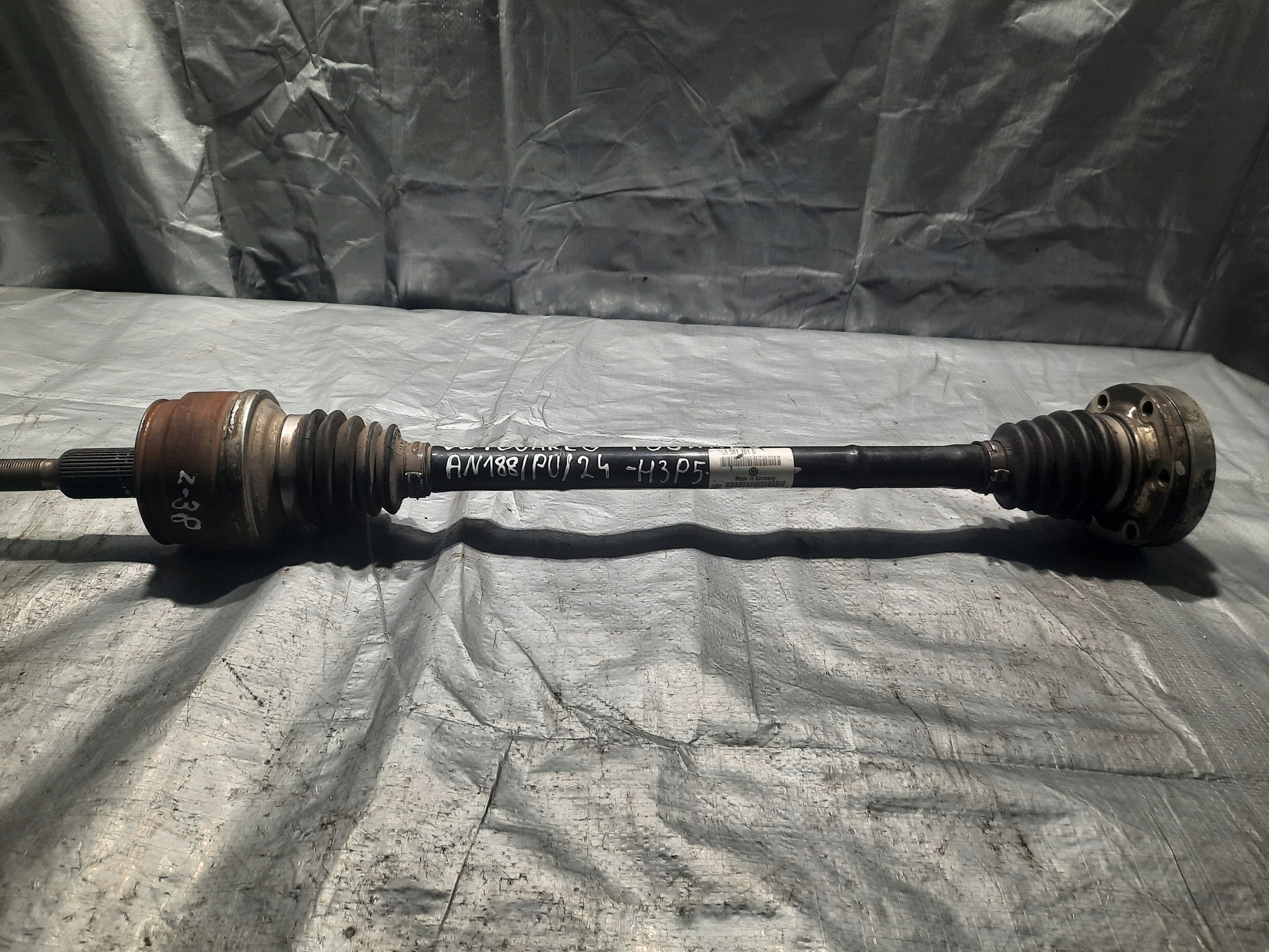 semi-axis left left rear part VW TOUAREG 7L 3.0 TDI BKS