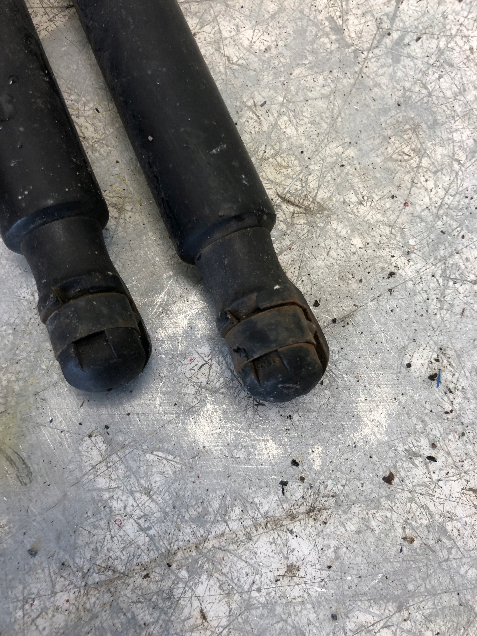 damper bonnet AUTOMATYCZNEJ AUDI Q5 8R0827552A