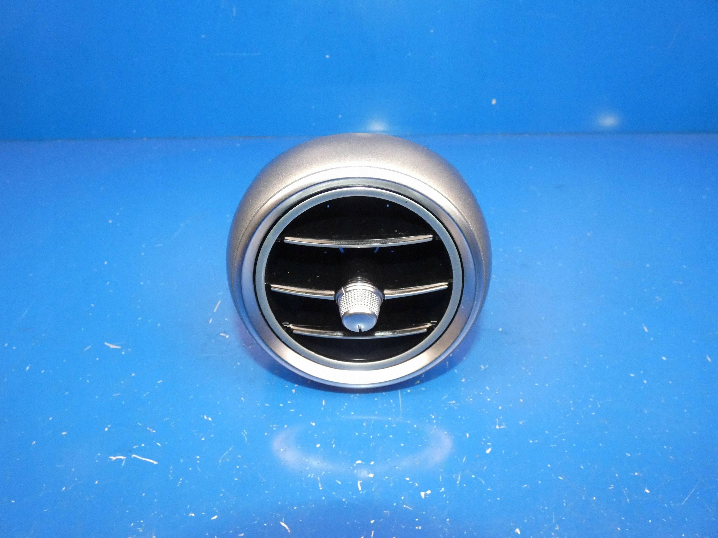 MERCEDES C KLASA W205 grid air conditioning devices right front right