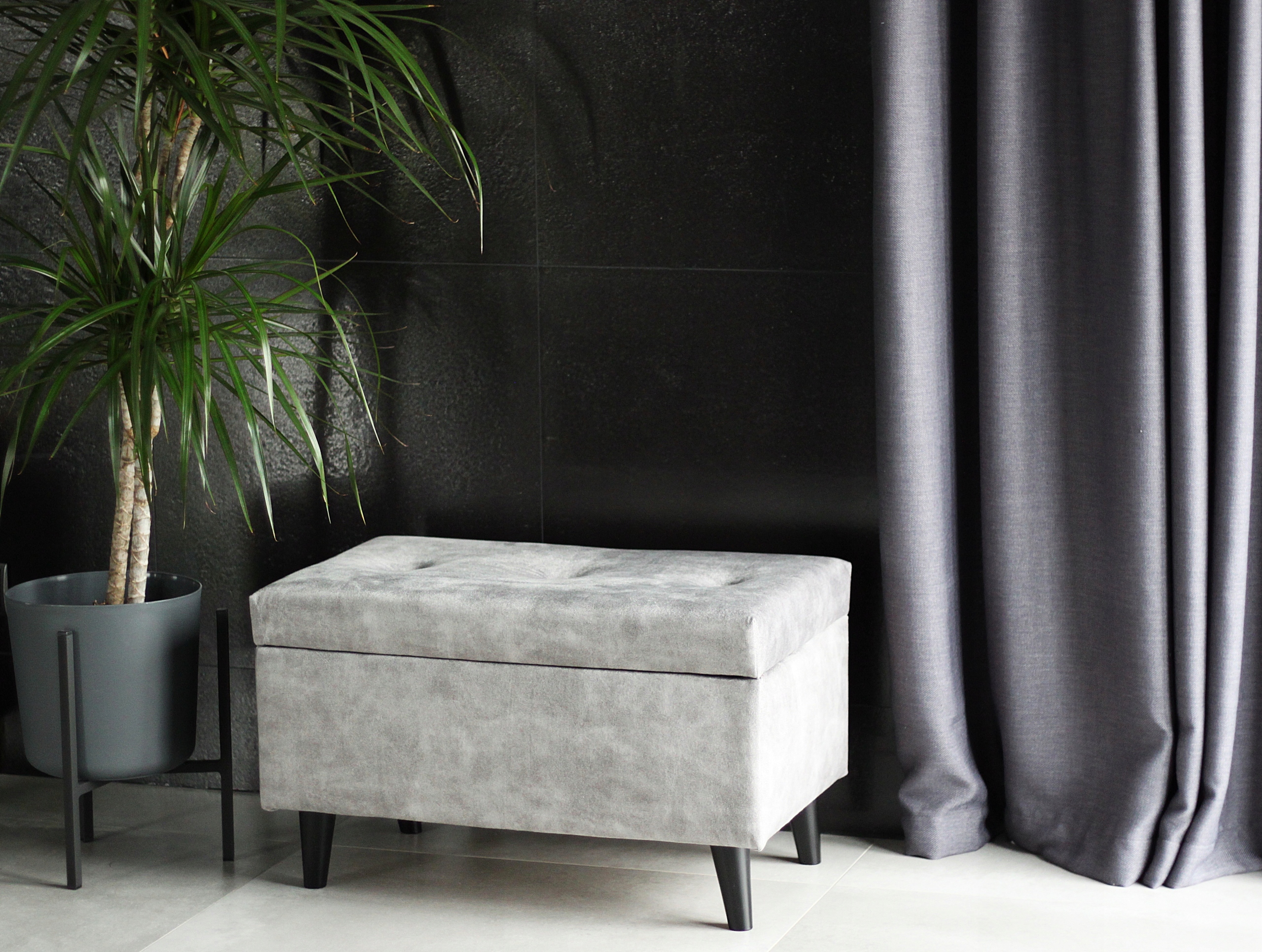 PUFA skrzynia GLAMOUR podnóżek CHESTERFIELD+kolory Głębokość mebla 40 cm