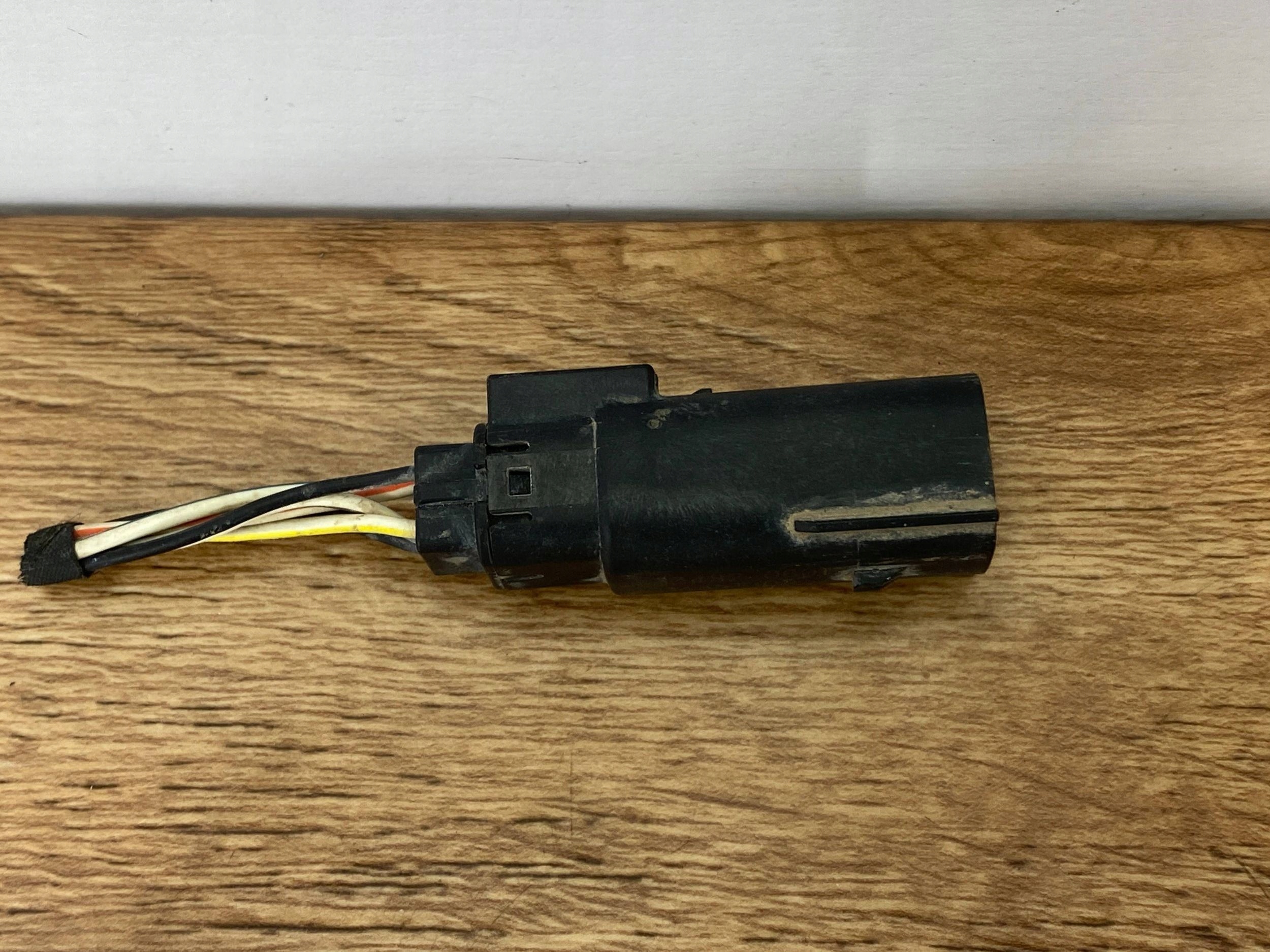 bundle connecting spoiler of the sensor temperatury Dodge Challenger 2015+