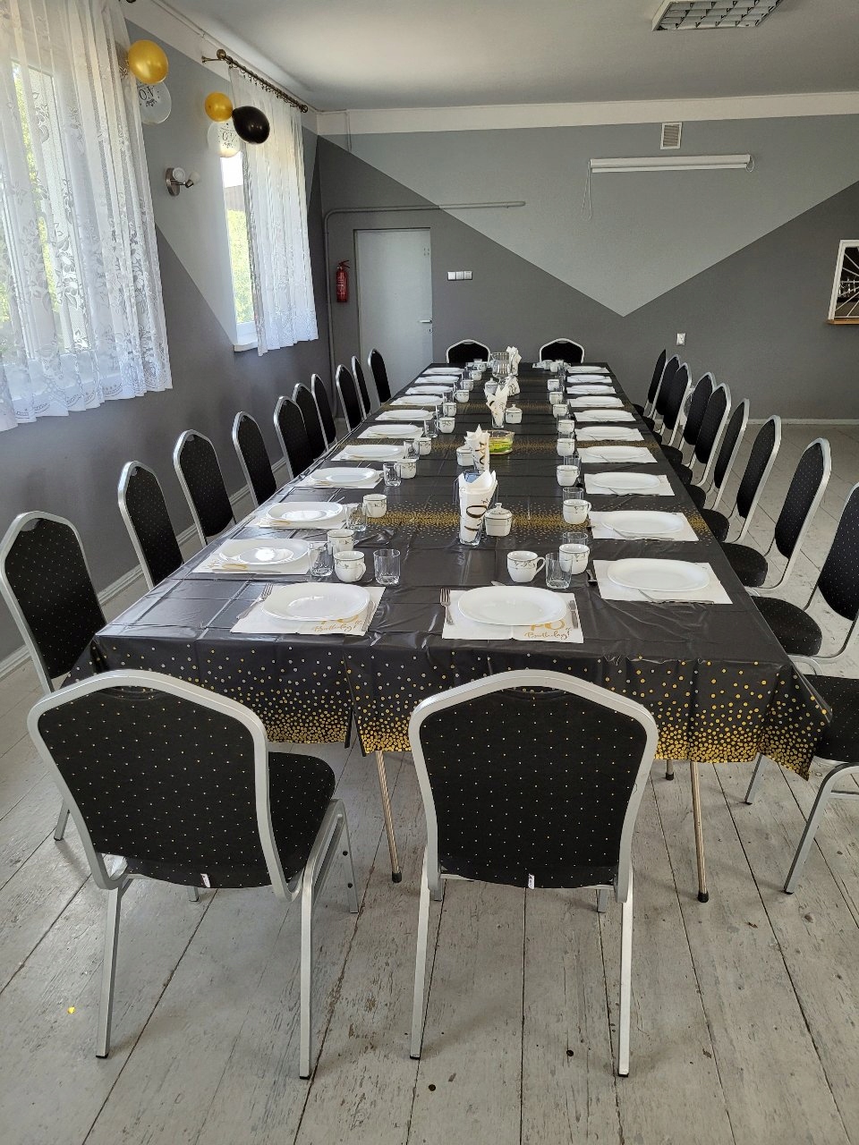 Obrus czarny w konfetti foliowy 137x274 Sylwester Studniówka Urodziny EAN (GTIN) 5904610114353