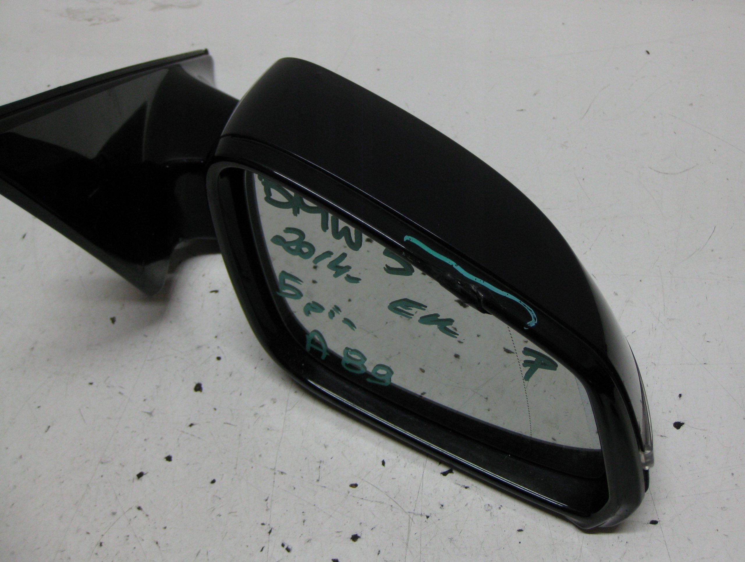 BMW F11 2.5 D 14R mirror right 5 PIN A89 EU