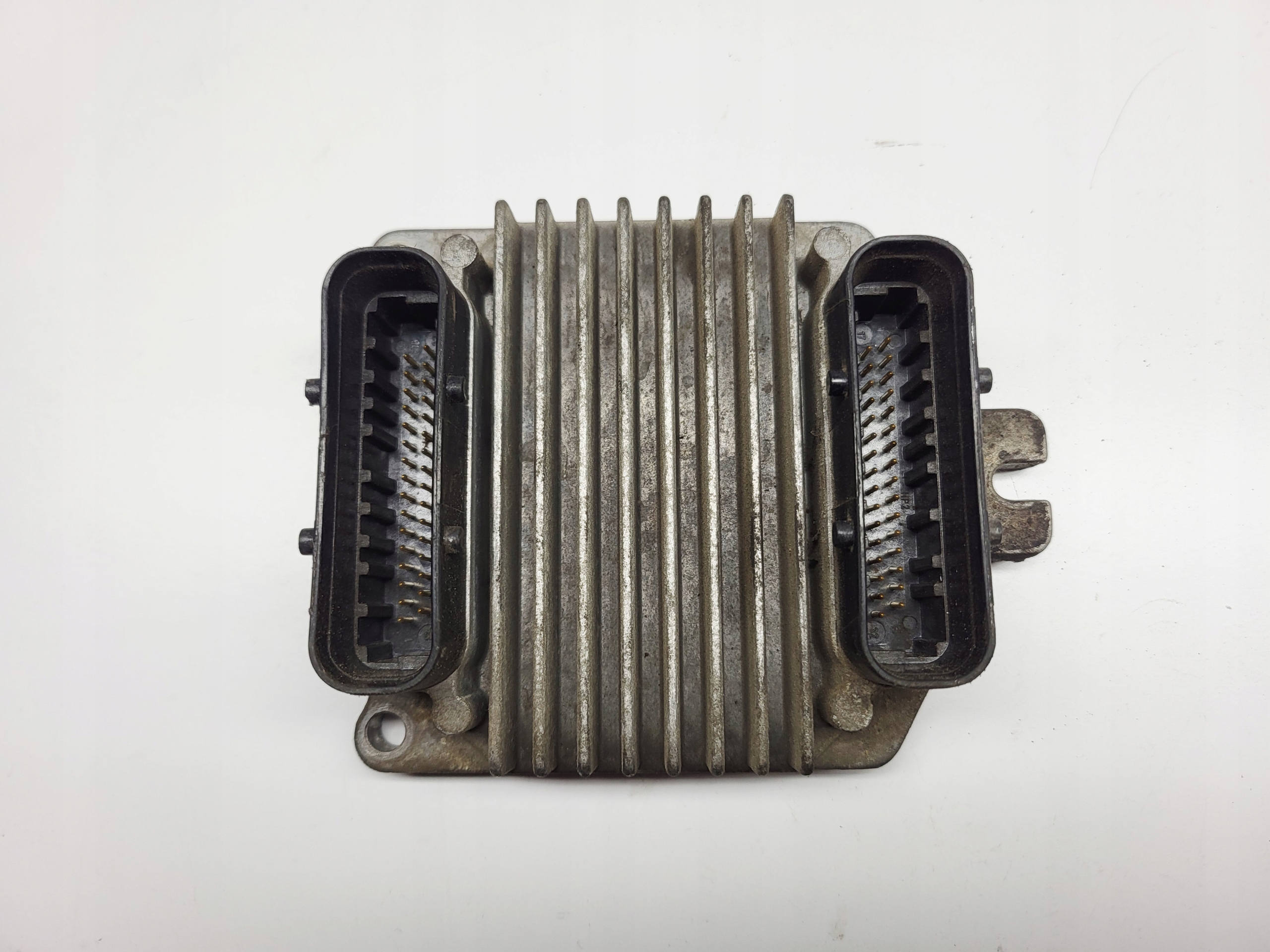computer control unit of the engine Opel VECTRA B 1.6 16V 16256979 CSFH