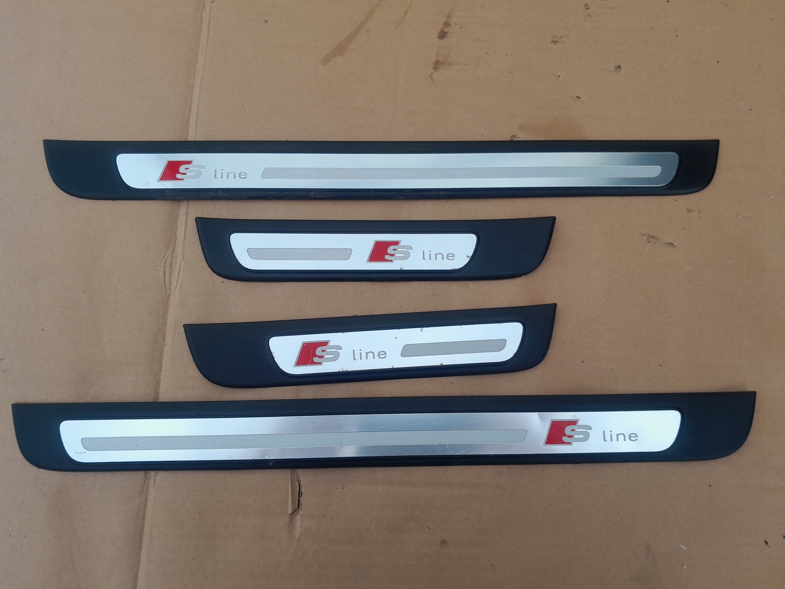 МОЛДИНГИ, НАКЛАДКИ ПОРОГА ДВЕРІ КОМПЛЕКТ S-LINE AUDI A4 B8 07-15r