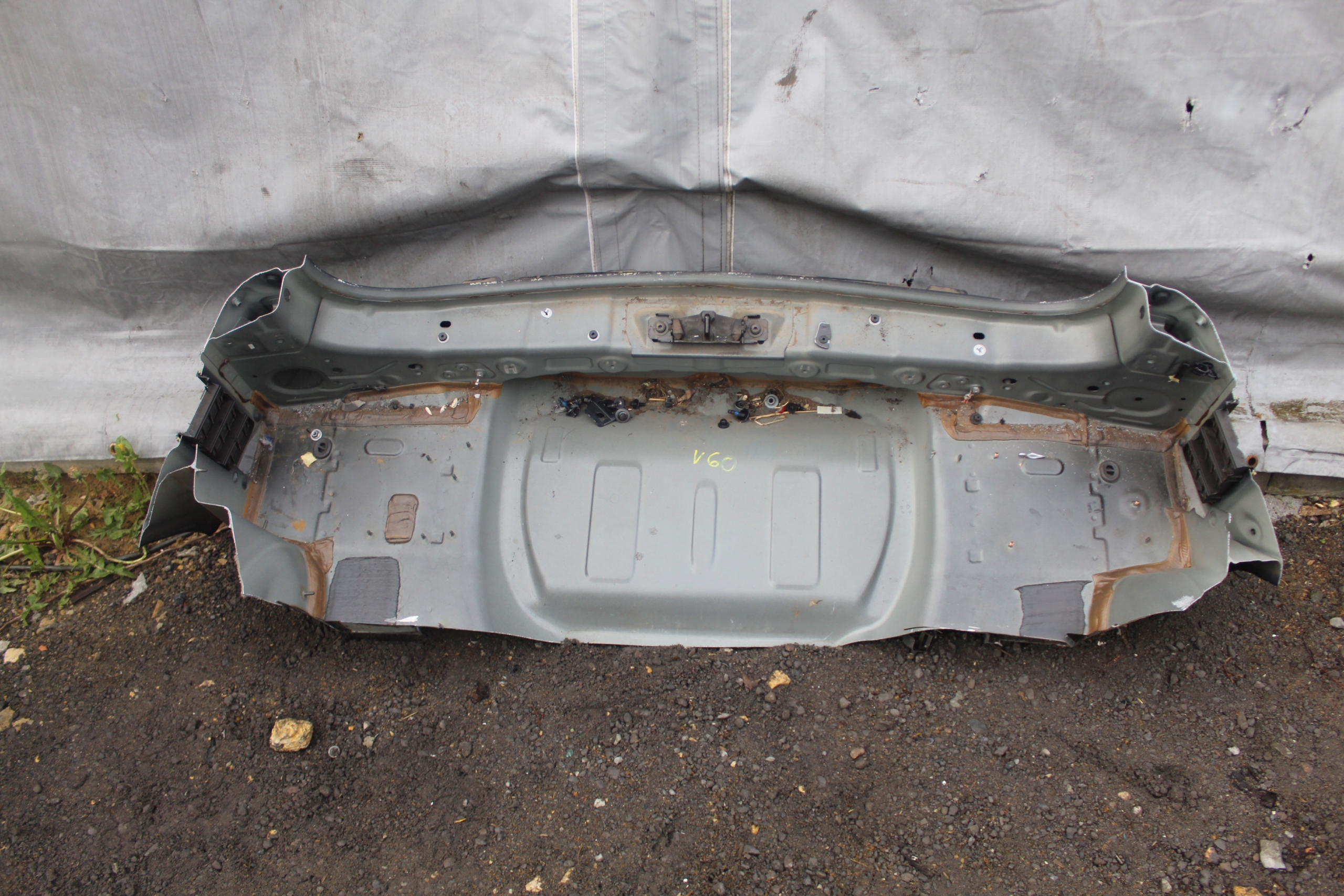 VOLVO V60 10- PAS DUPA BELKA TYLNA ĆWIARTKA TYŁ