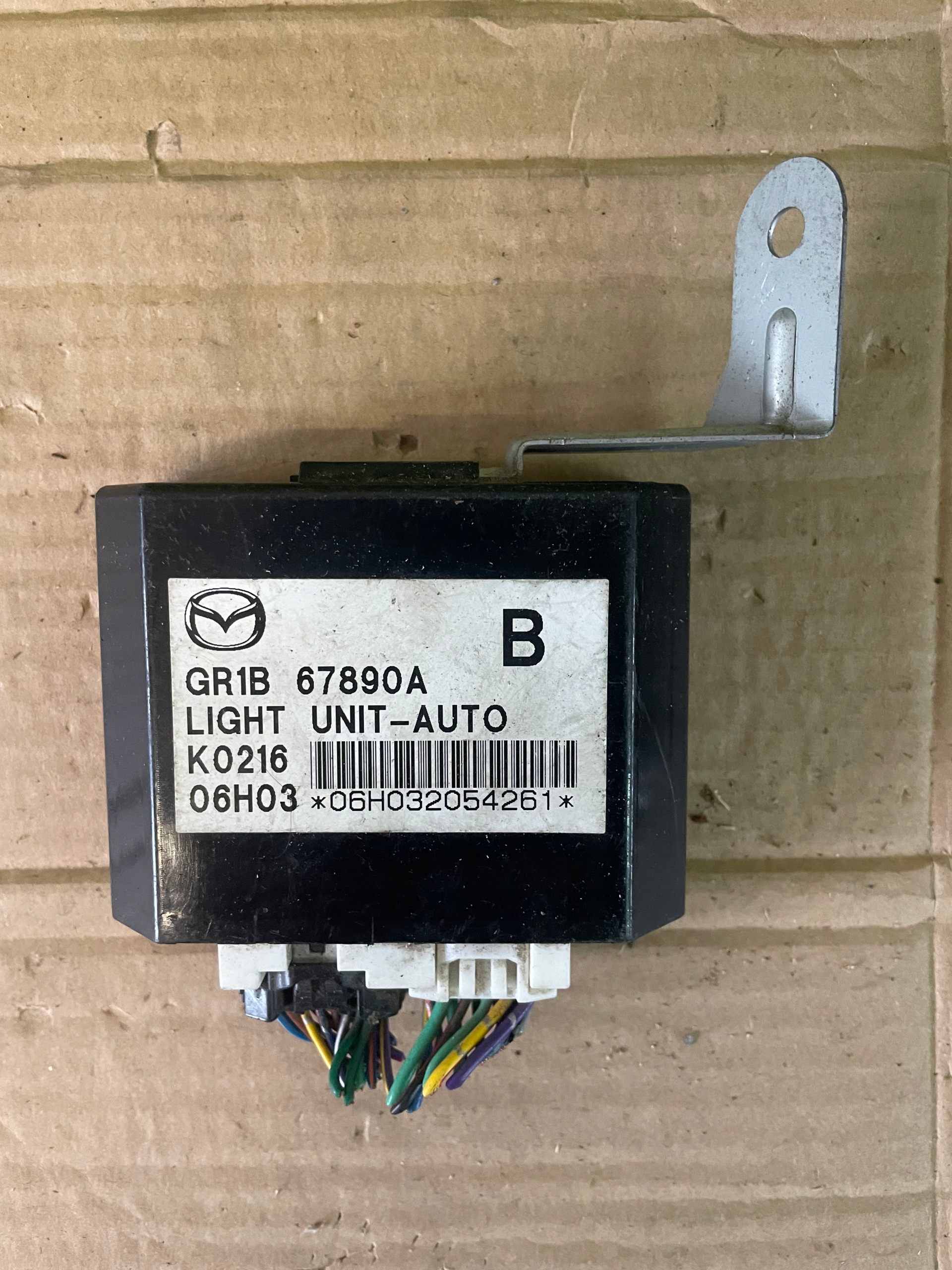 MODUŁ STEROWNIK ŚWIATEŁ MAZDA OE GR1B67890A