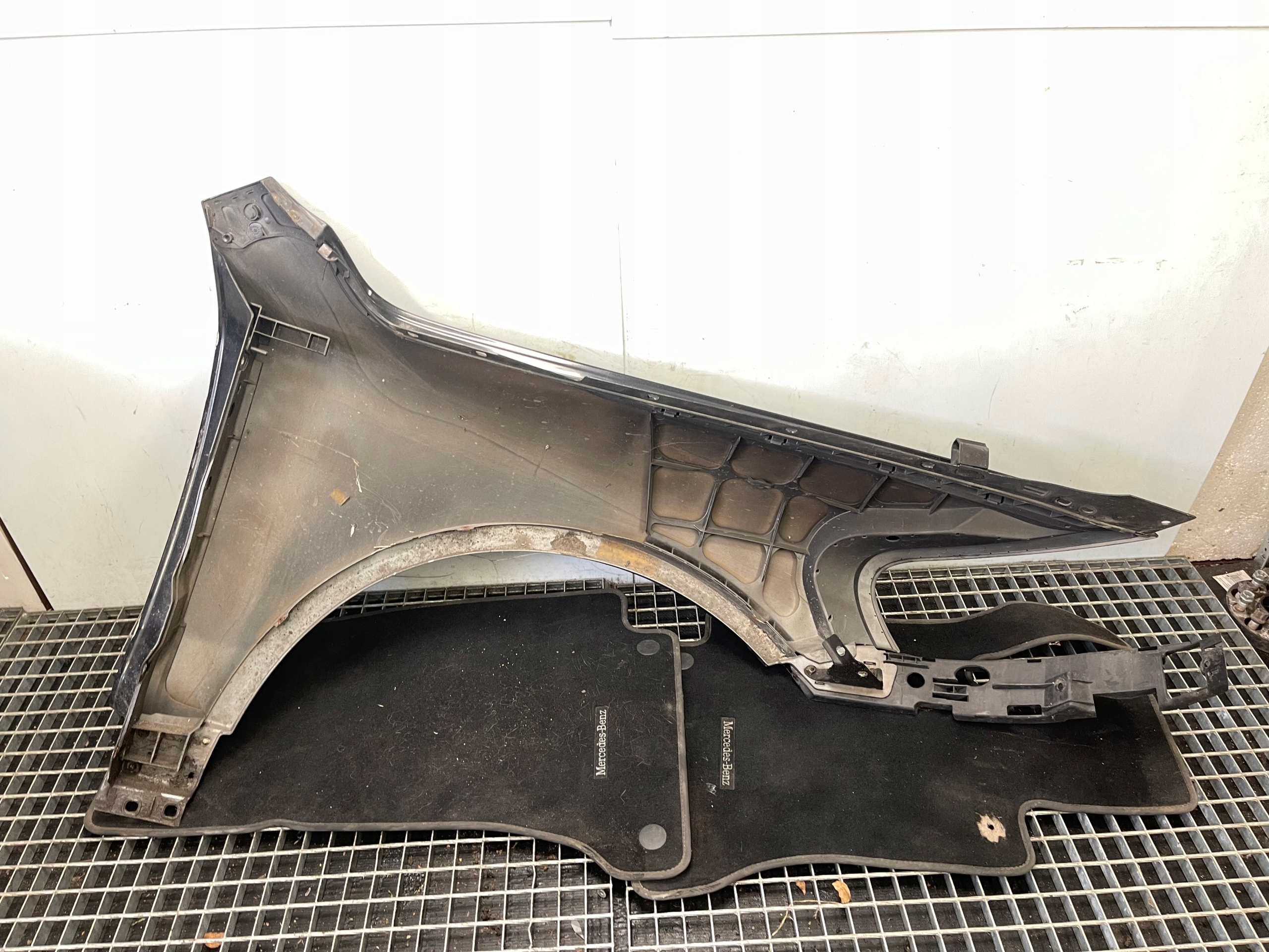 VW TOUAREG 7L fender left front front LC9Z 02
