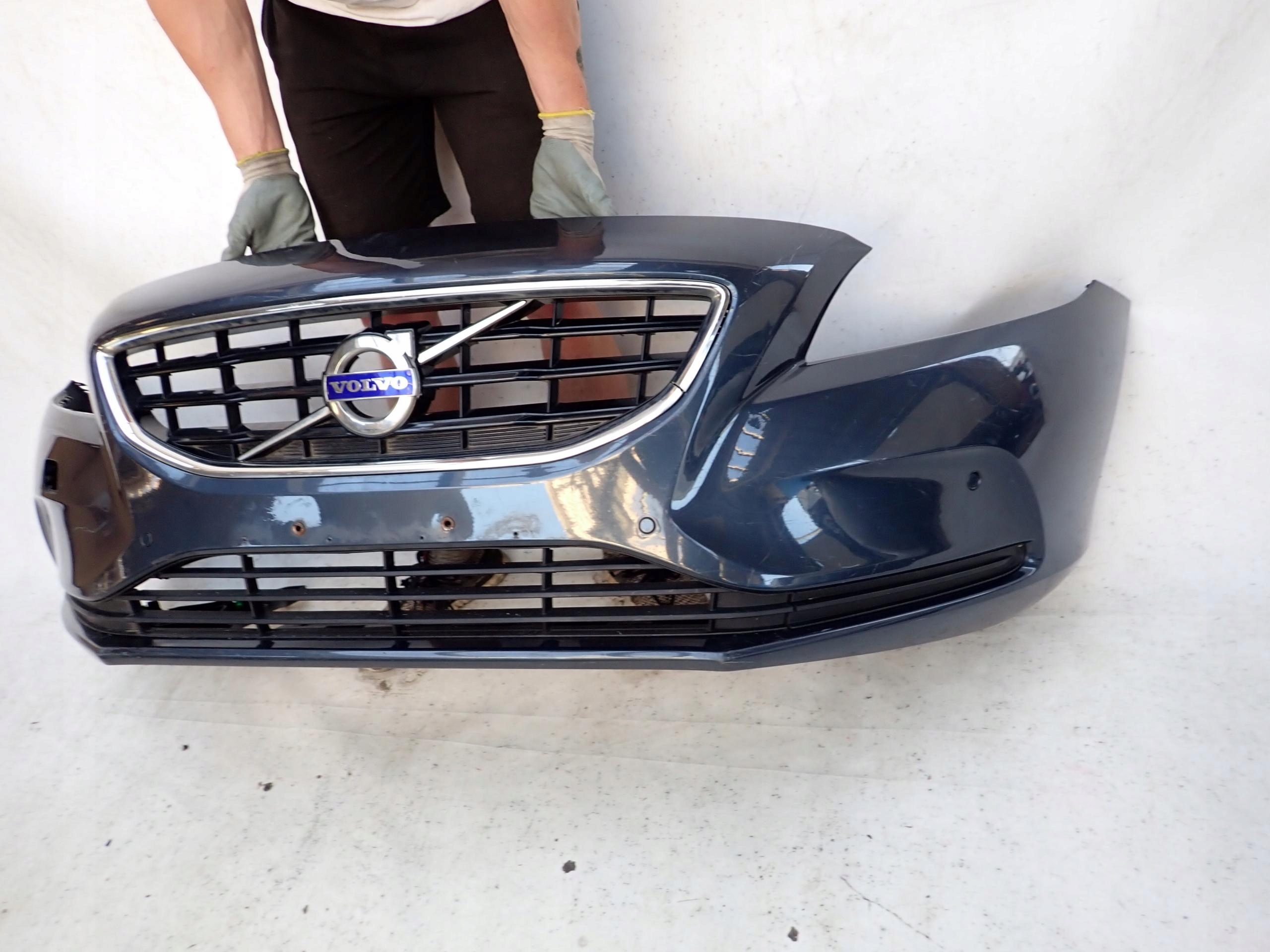 VOLVO V40 II 12-16 bumper front front PDC