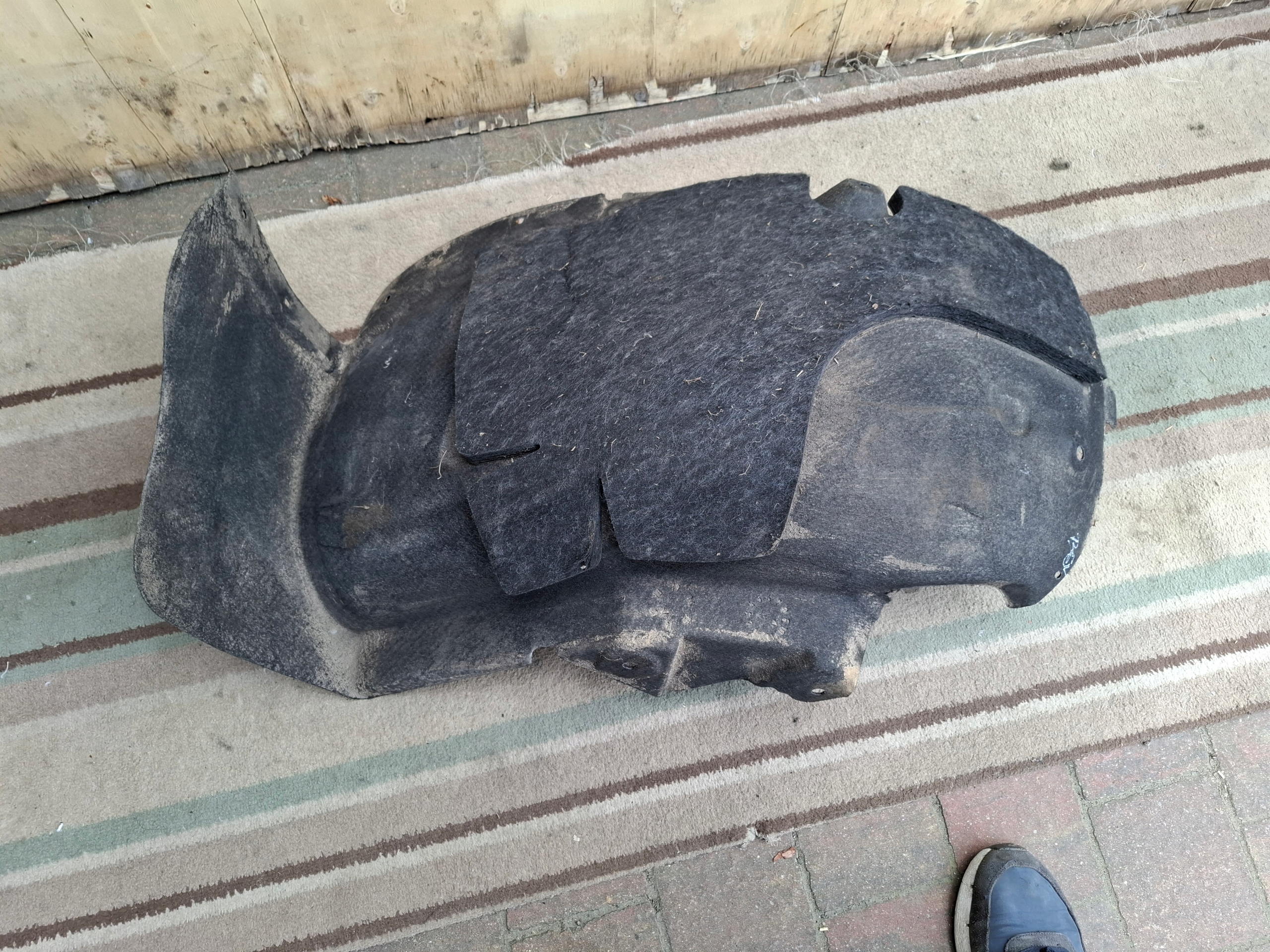 BENTLEY BENTAYGA mudguard left rear part 36A810971C