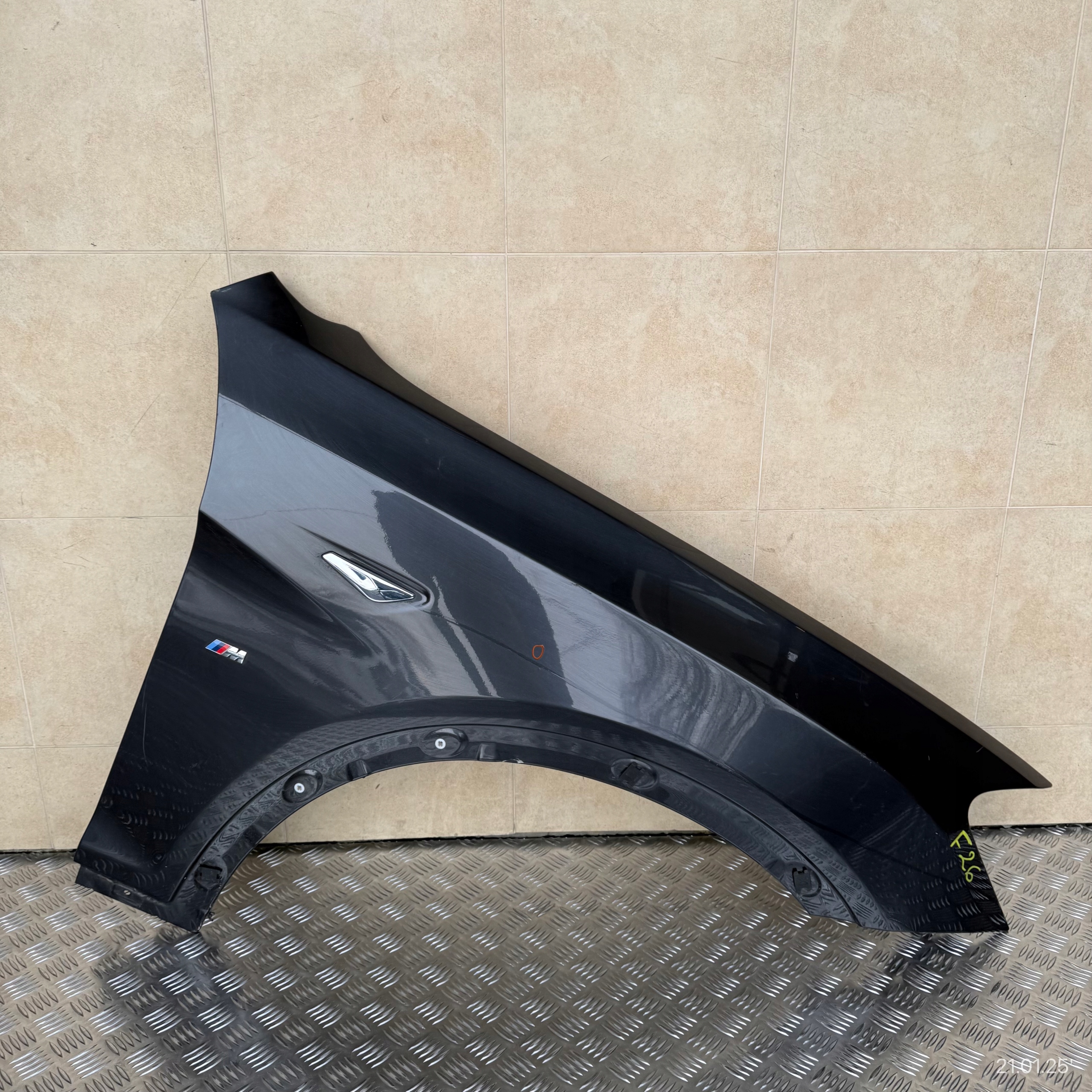 fender front right BMW X4 F26 m-packet 2016 ROK