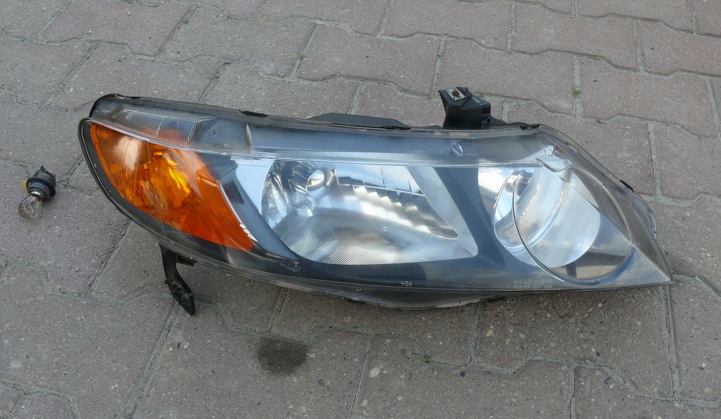 light right front HONDA CIVIC VIII 8 sedan USA