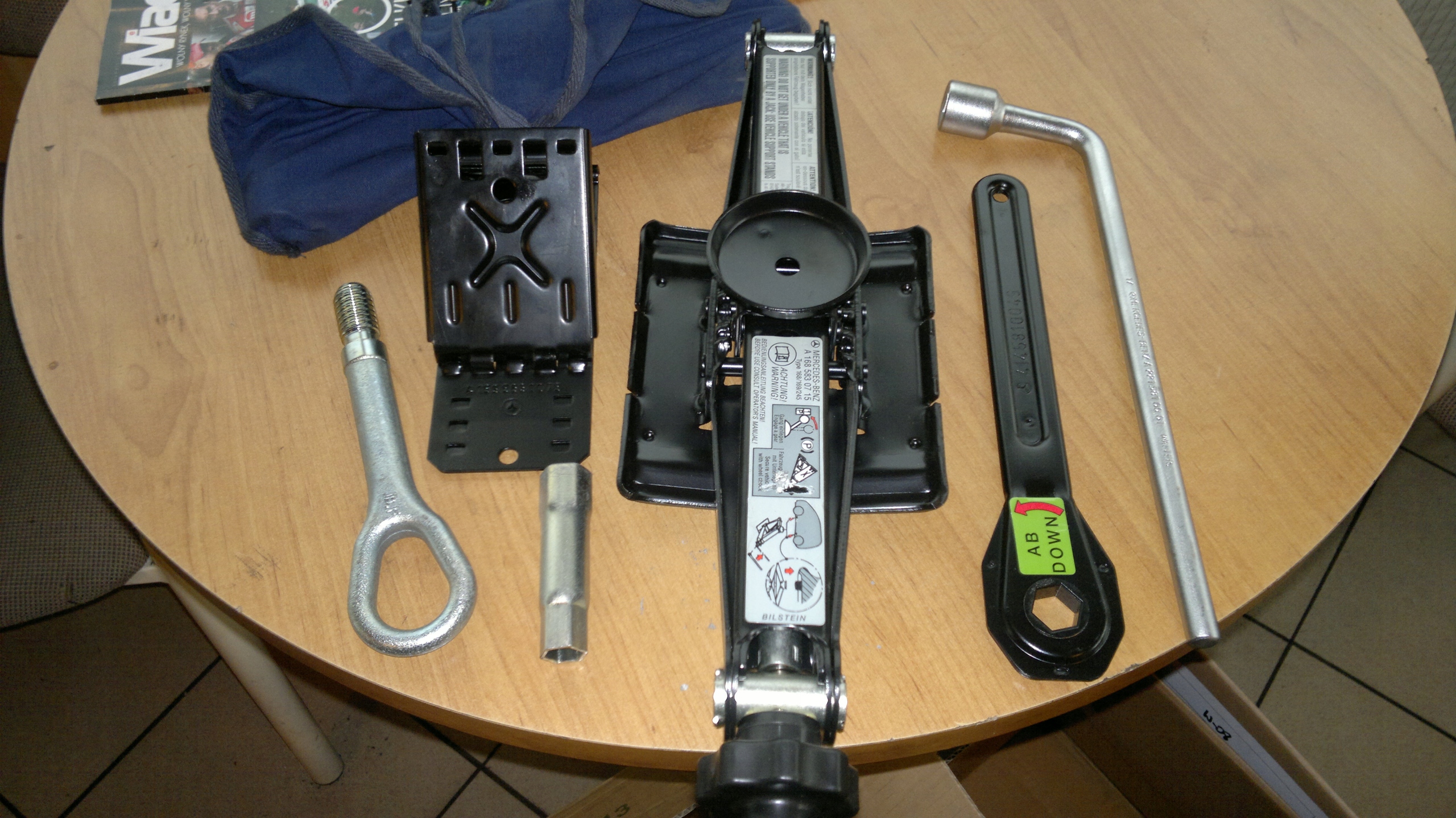 MERCEDES B класс W245 домкрат ключ клин