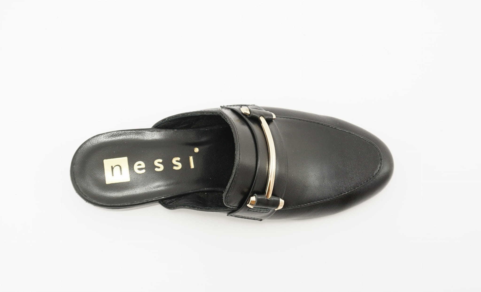 Skórzane klapki Nessi 21052 czarny Rozmiar 36 Długość wkładki 23.5 cm