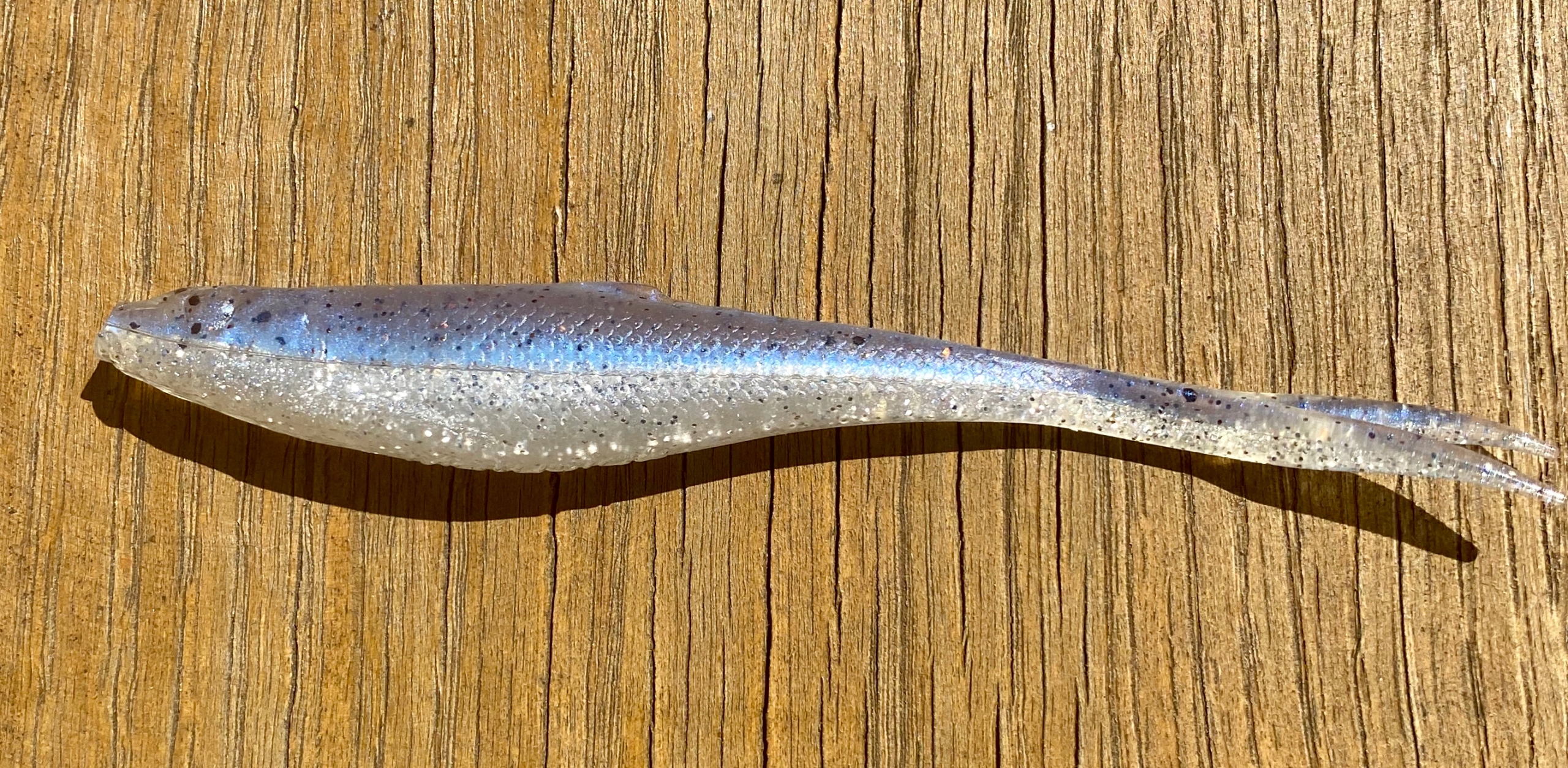 GUMY REALISTIC SHAD KIEŁB 6cm 010 Jaskółka NOWY