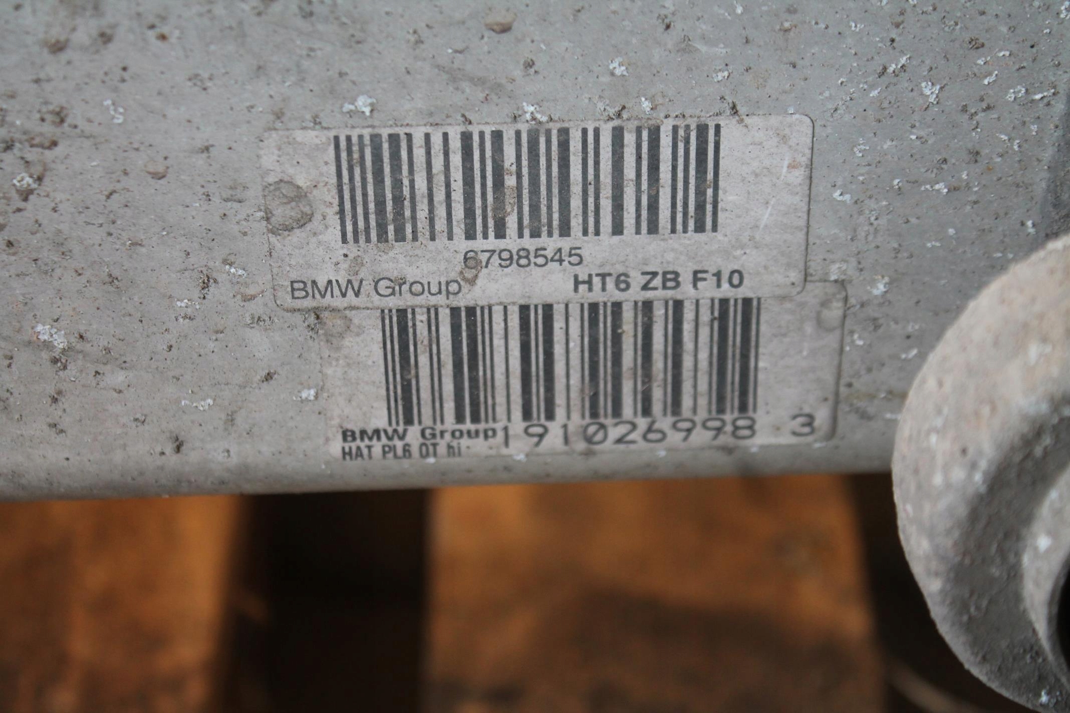 BELKA ZAWIESZENIE TYŁ TYLNE KOMPLET BMW F11 2.0D Typ samochodu Samochody osobowe