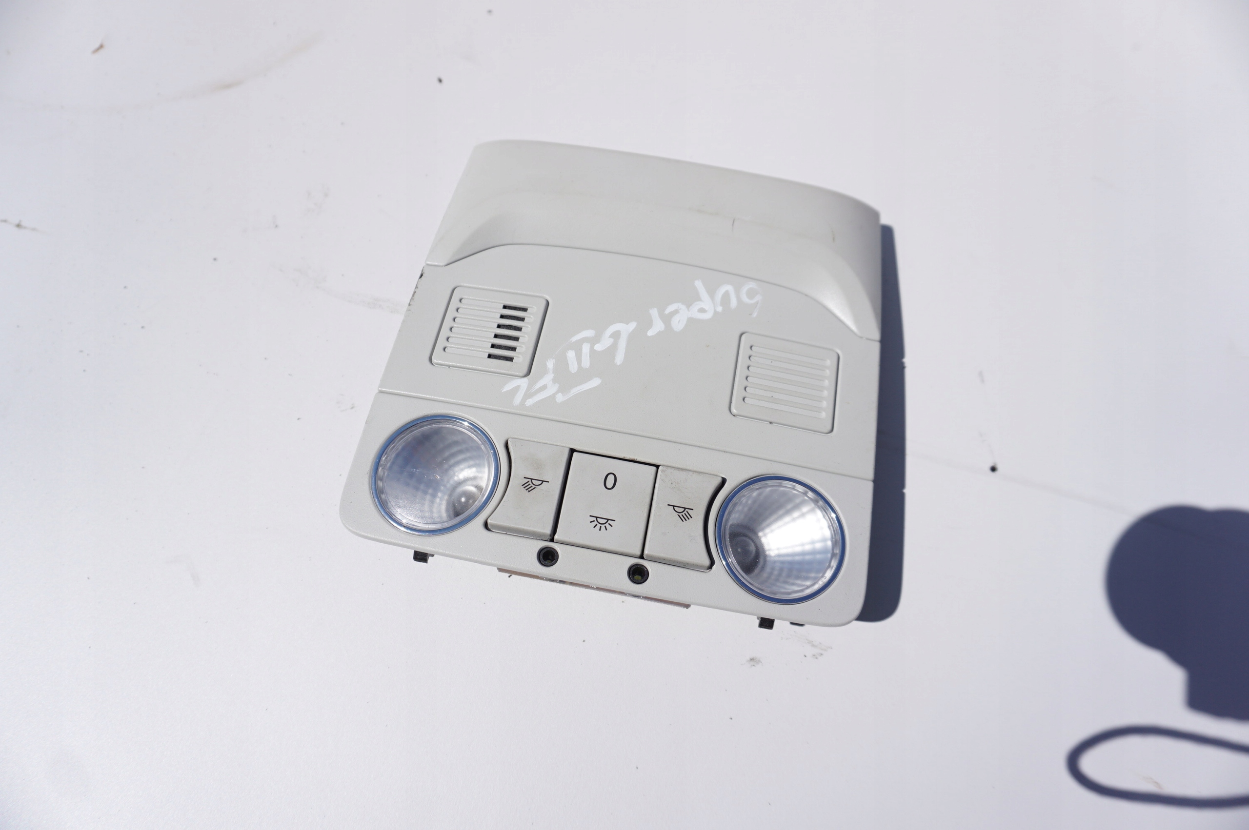 LAMPKA OŚWIETLENIA WNĘTRZA SKODA SUPERB II