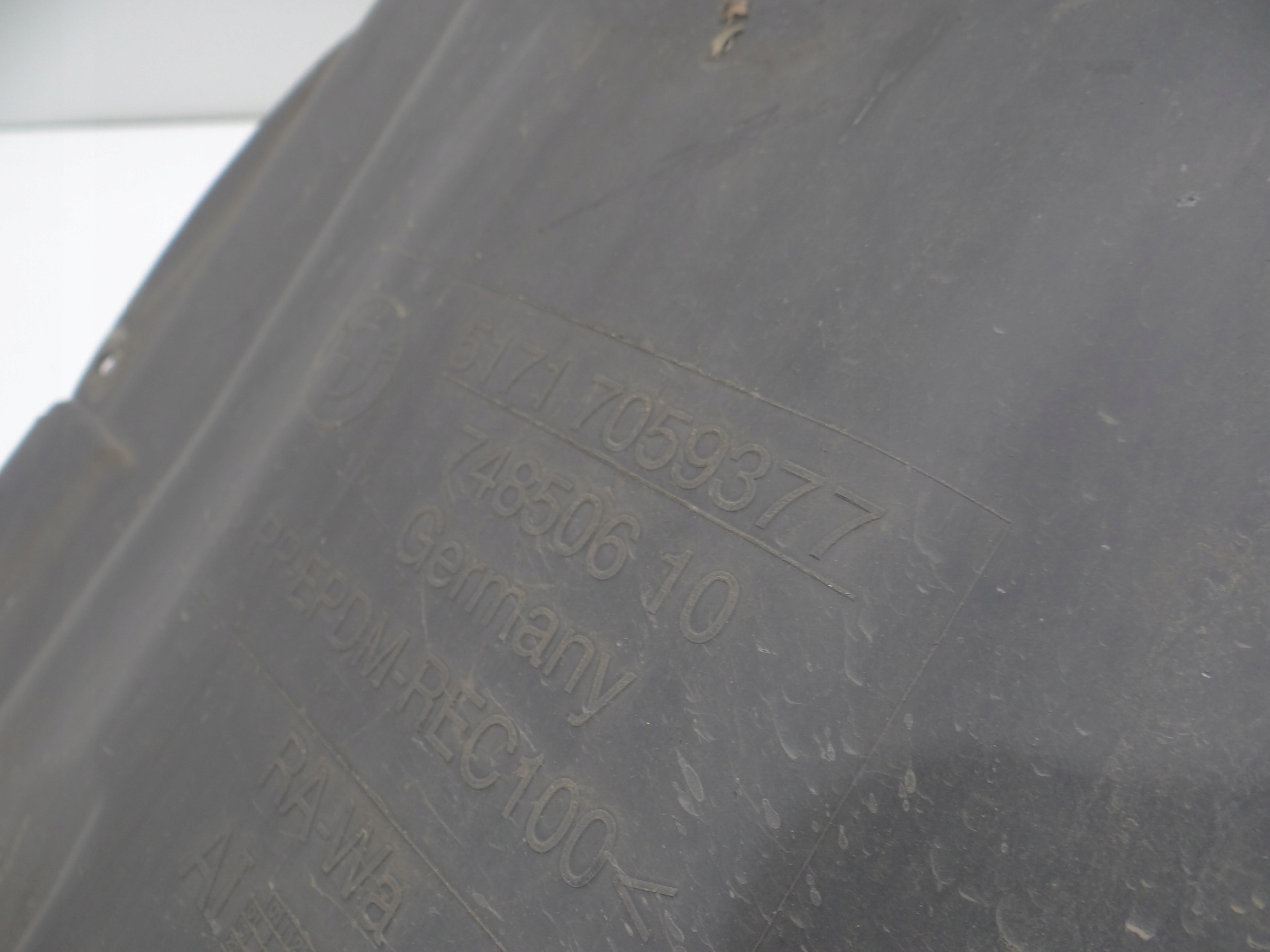 mudguard left front BMW E90 LCI M PAKIET 7059377