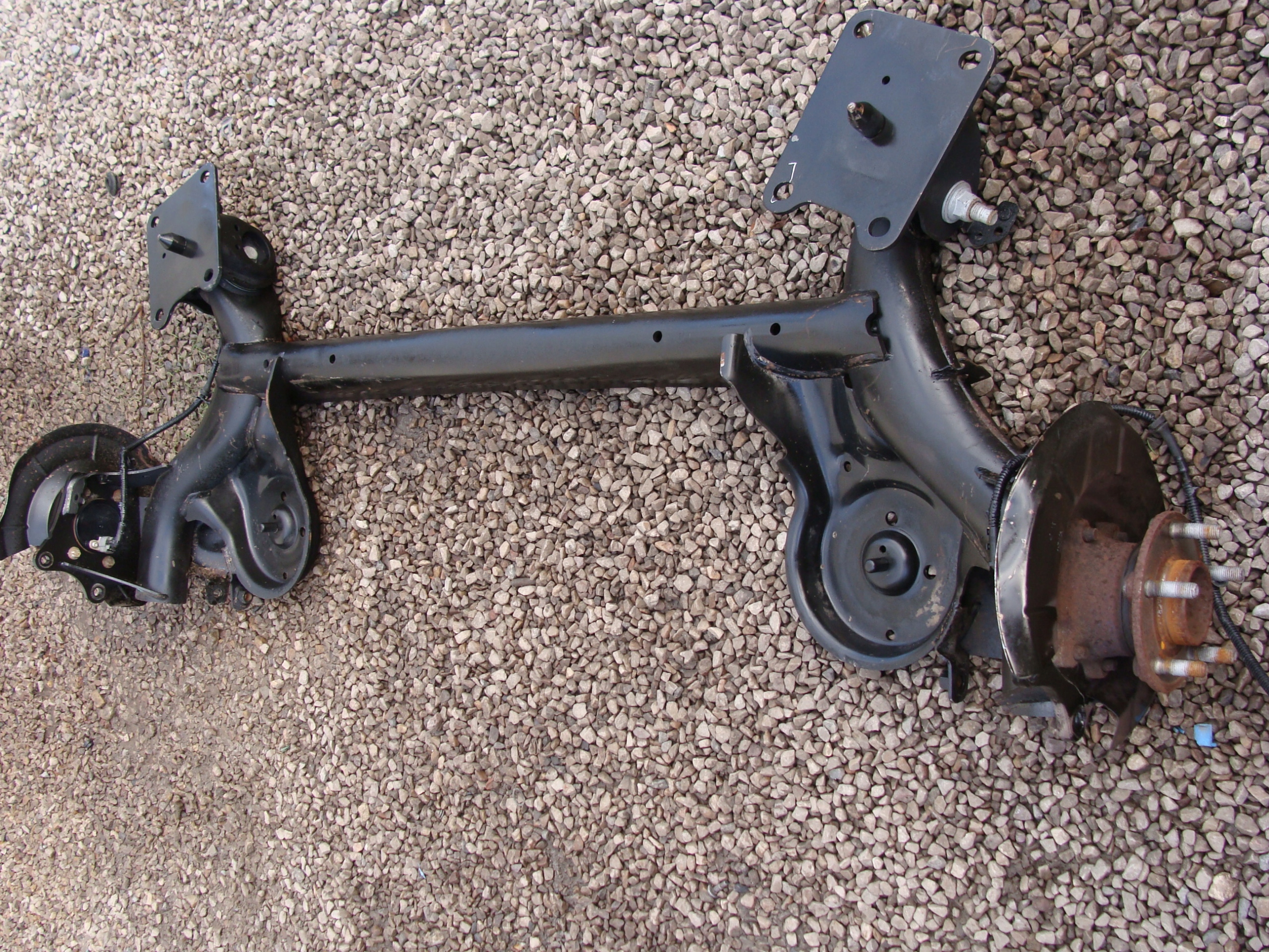 OŚ TYLNA BELKA FORD TRANSIT CONNECT II MK2