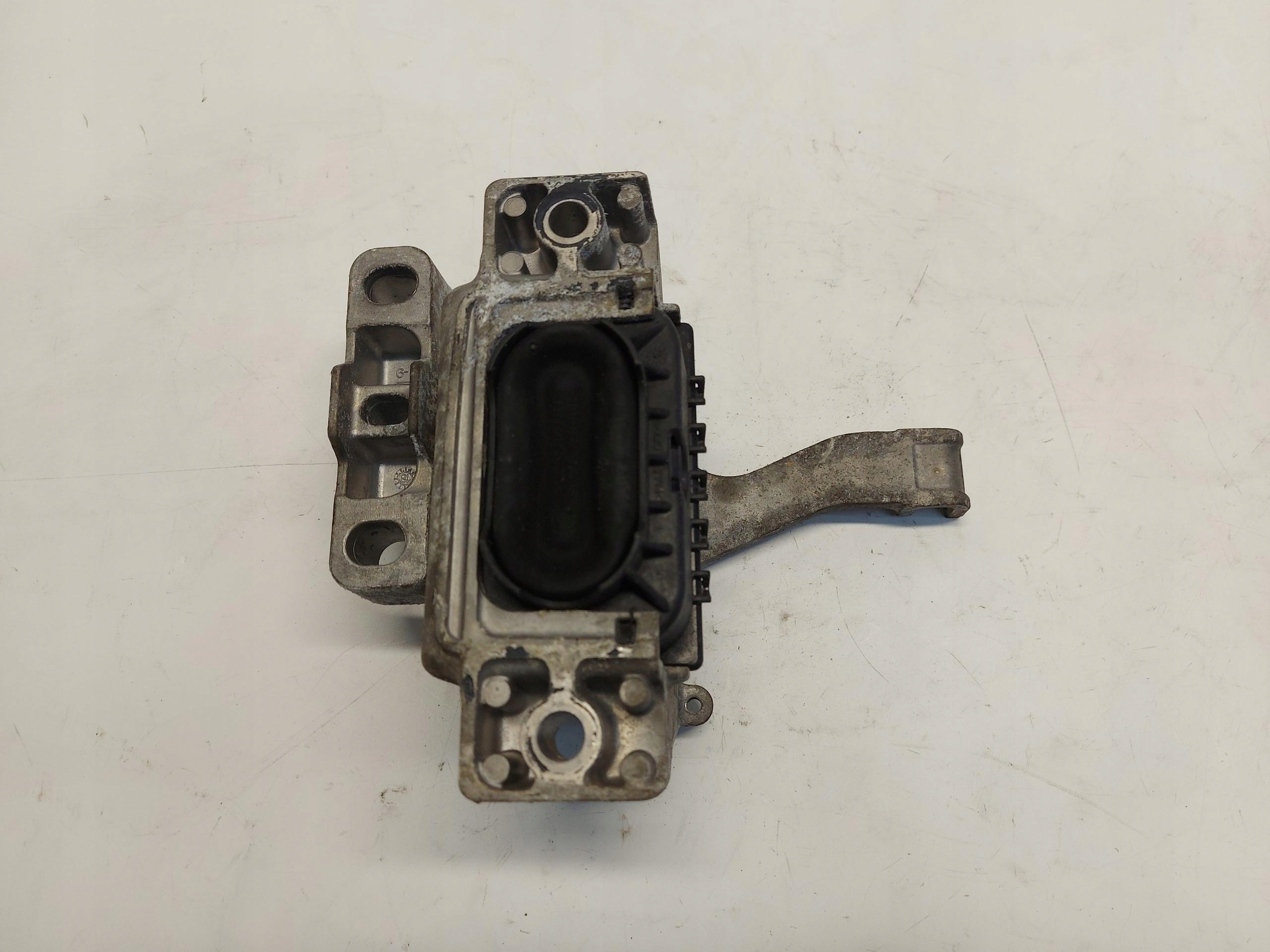 VW Arteon 3G8 2018r holder engine mount 5Q0199262