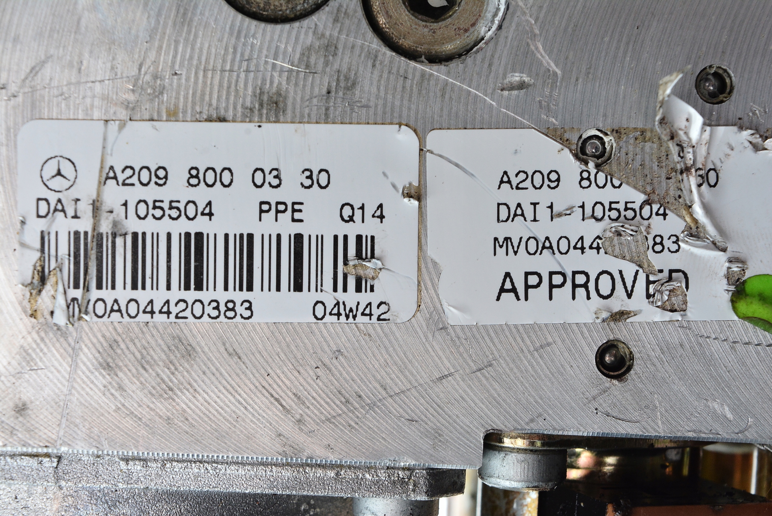 POMPA DACHU MERCEDES CLK W209 A2098000330 Wersja Europejska