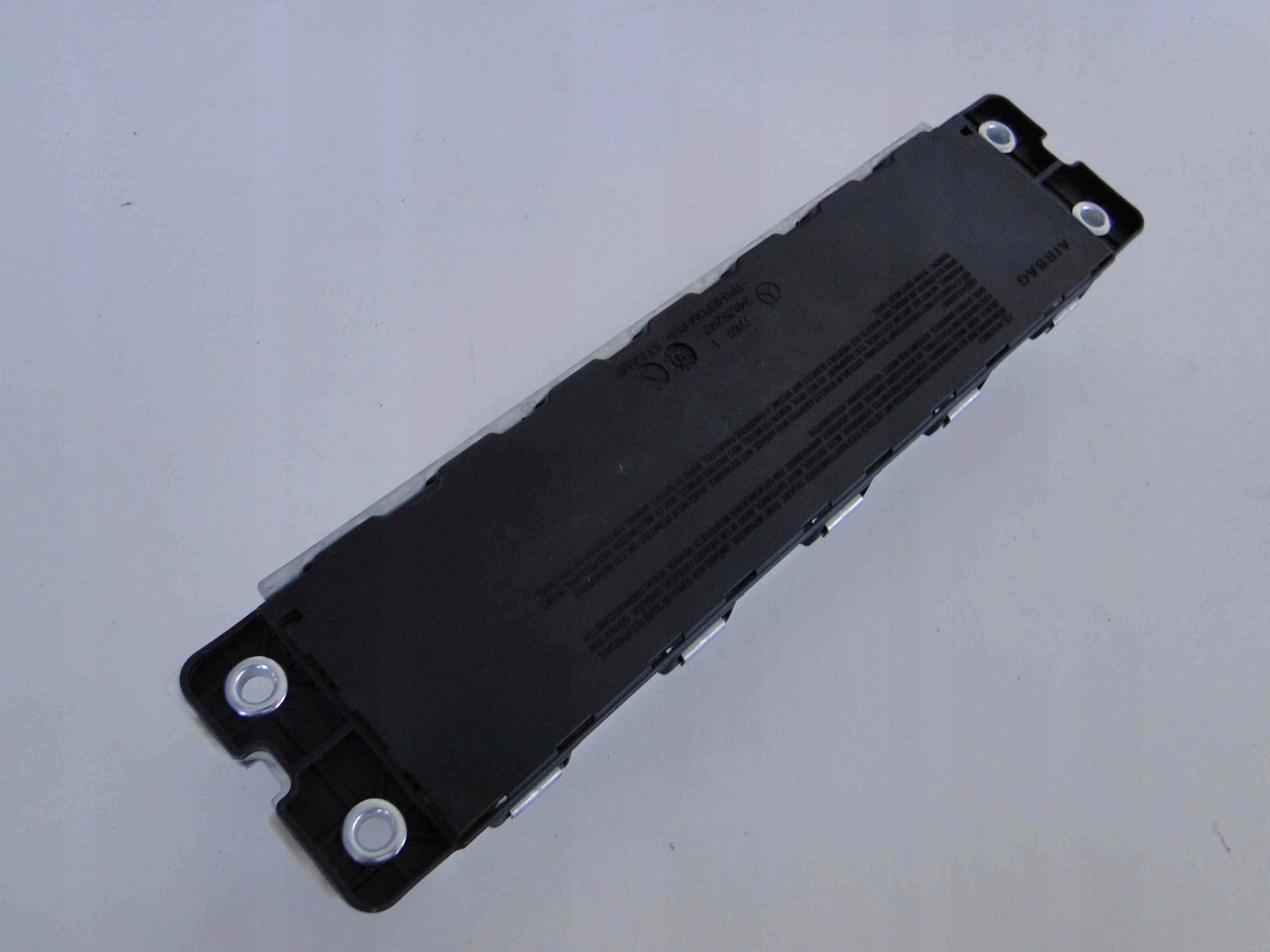 MERCEDES C KLASA W205 PODUSZKA KOLANOWA AIRBAG AMG Jakość części (zgodnie z GVO) O - oryginał z logo producenta pojazdu (OE)