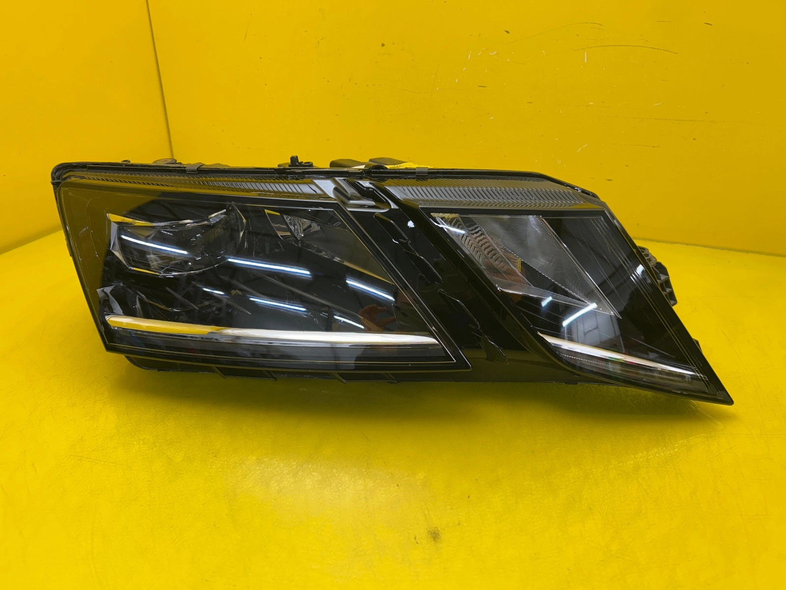 light right Skoda Octavia 3 III 5E Lift 5E1941016E Full Led