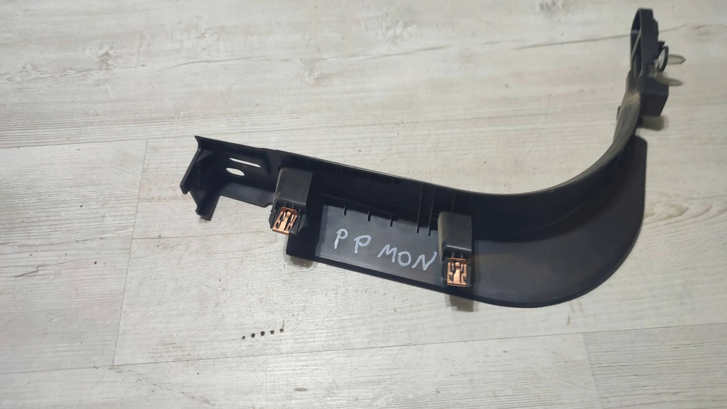 Ford Mondeo MK5 16r 2.0TDCi front side right side cover of the threshold