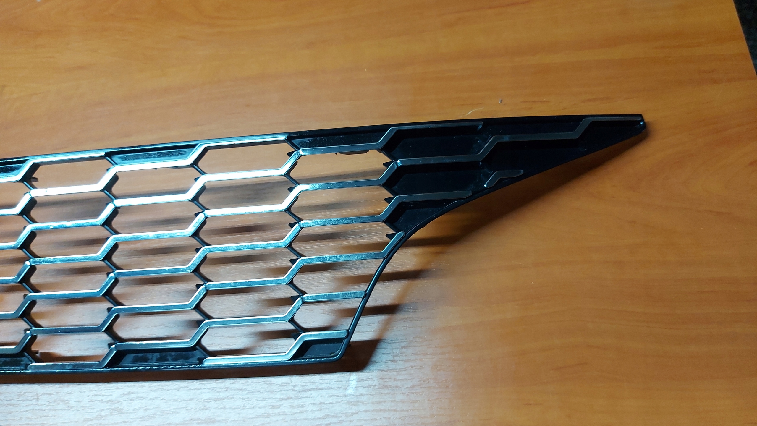 grid of a bumper central front front TOYOTA COROLLA E21 GR LIFT 23
