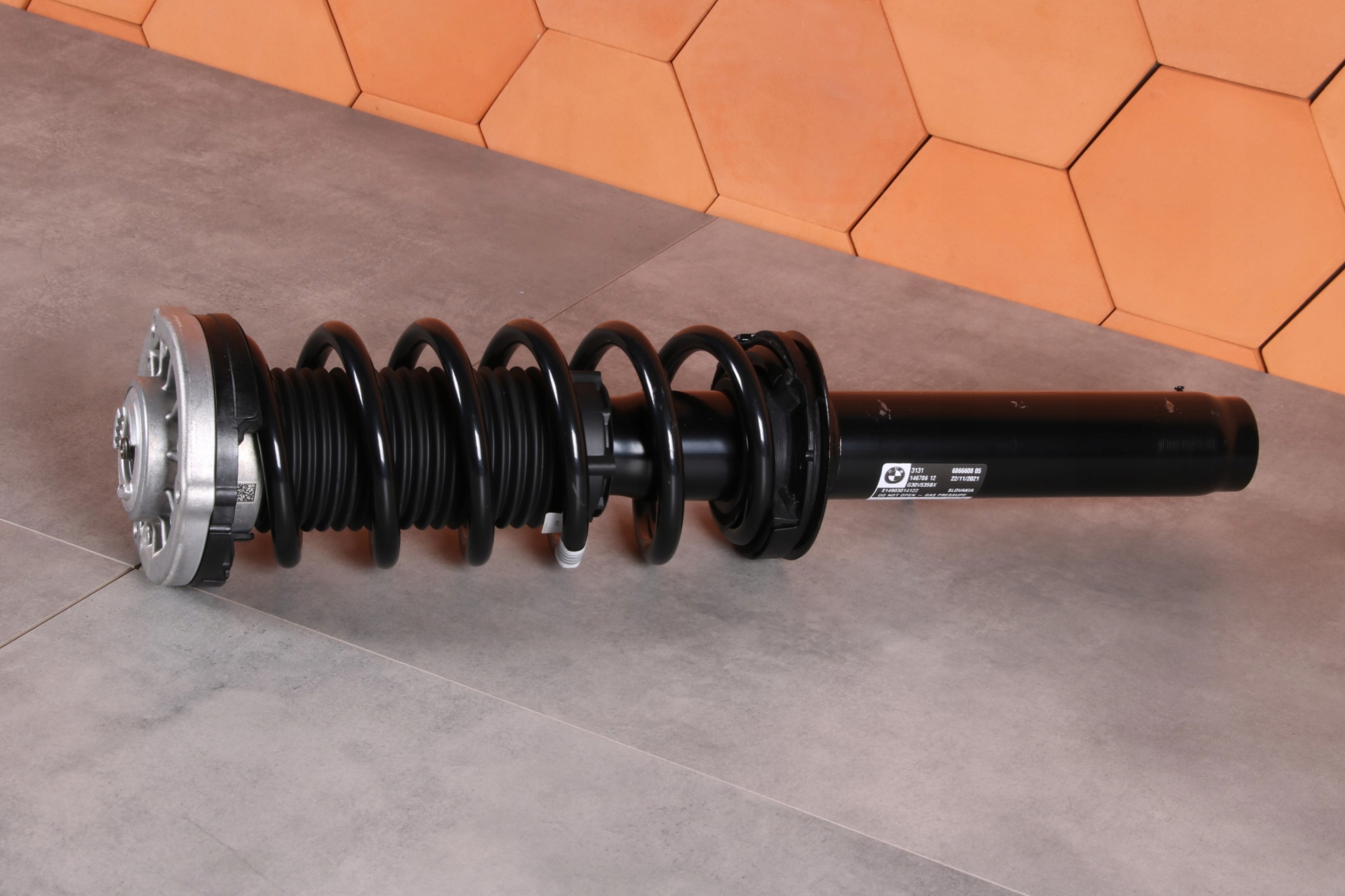 BMW 5 G30 G30 LCI shock absorber right front front XDRIVE 6866608 31 km !!!