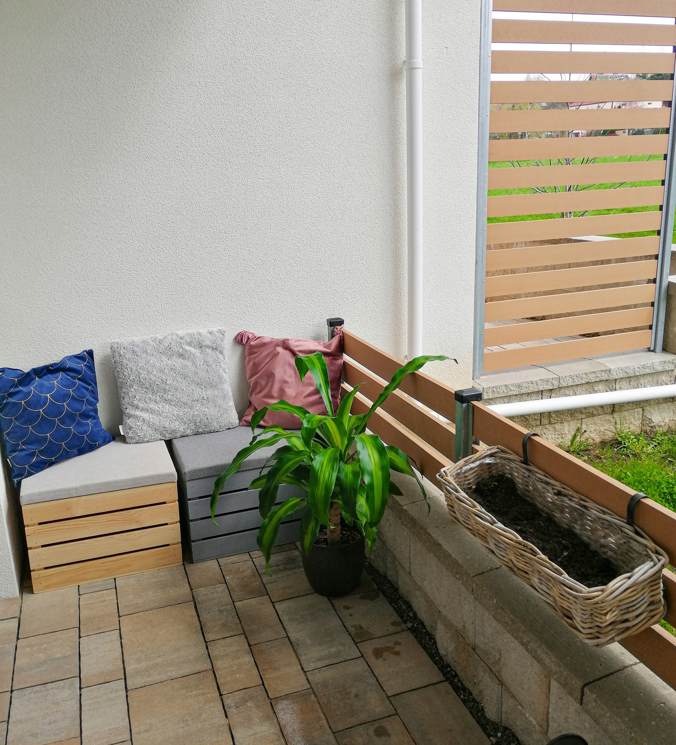 DUŻA PUFA KUFER SIEDZISKO SKRZYNIA TAPICEROWANA Materiał korpusu drewno