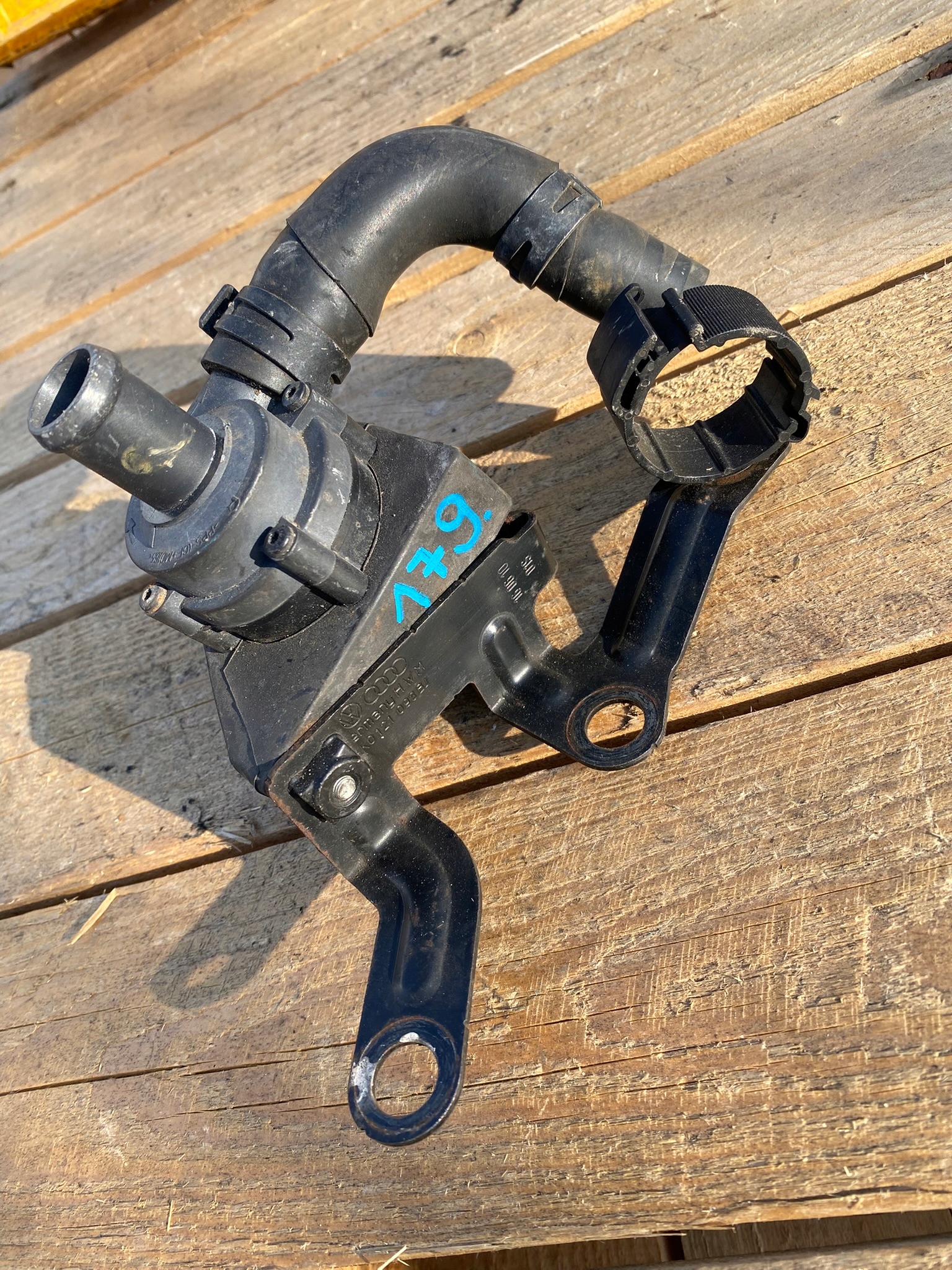 water pump holder VW PASSAT 1.4TFSI 1K0121093BJ
