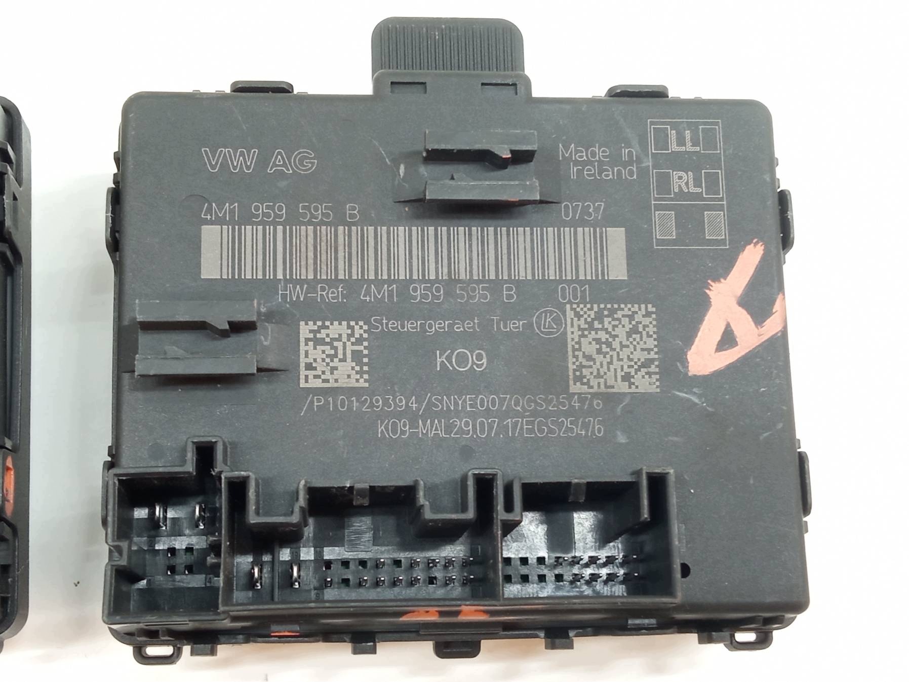 module door left right rear part 4M1959595B Porsche Panamera II (2016-2023) 971