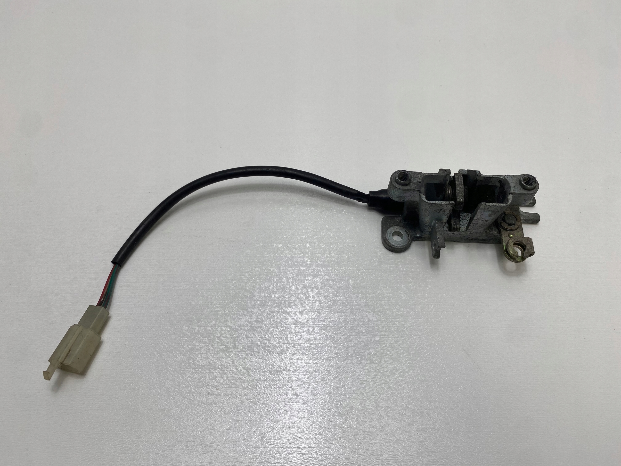 KYMCO GRAND DINK ZAMEK SIEDZENIA