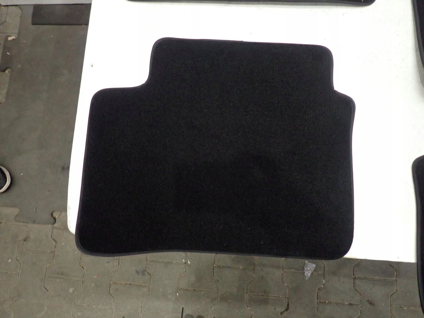 Dywaniki HYUNDAI VELOSTER 2V143-ADE00 Zestaw wieloelementowy tak