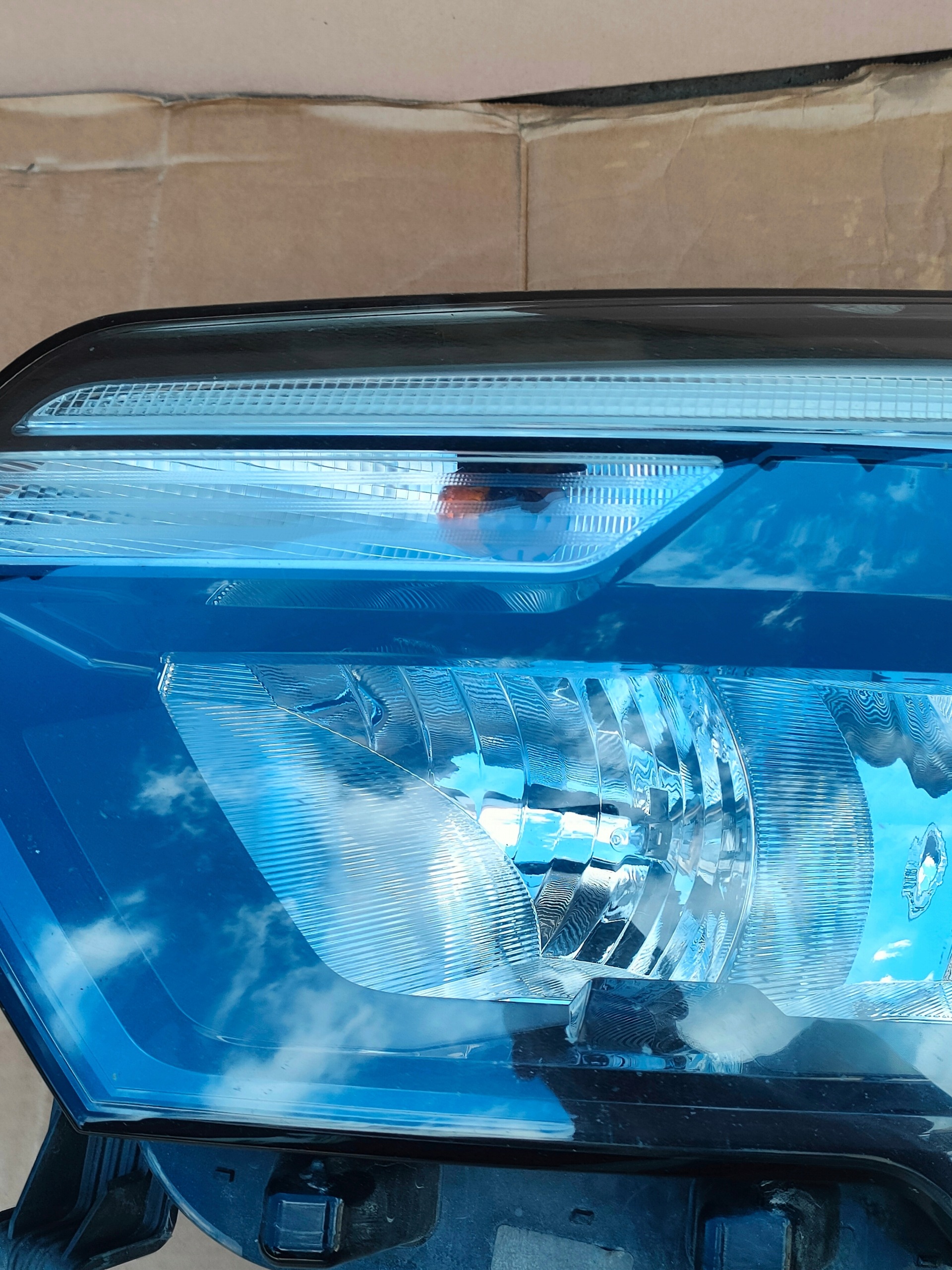 light front left RENAULT MASTER III LIFT 19- 260607867R