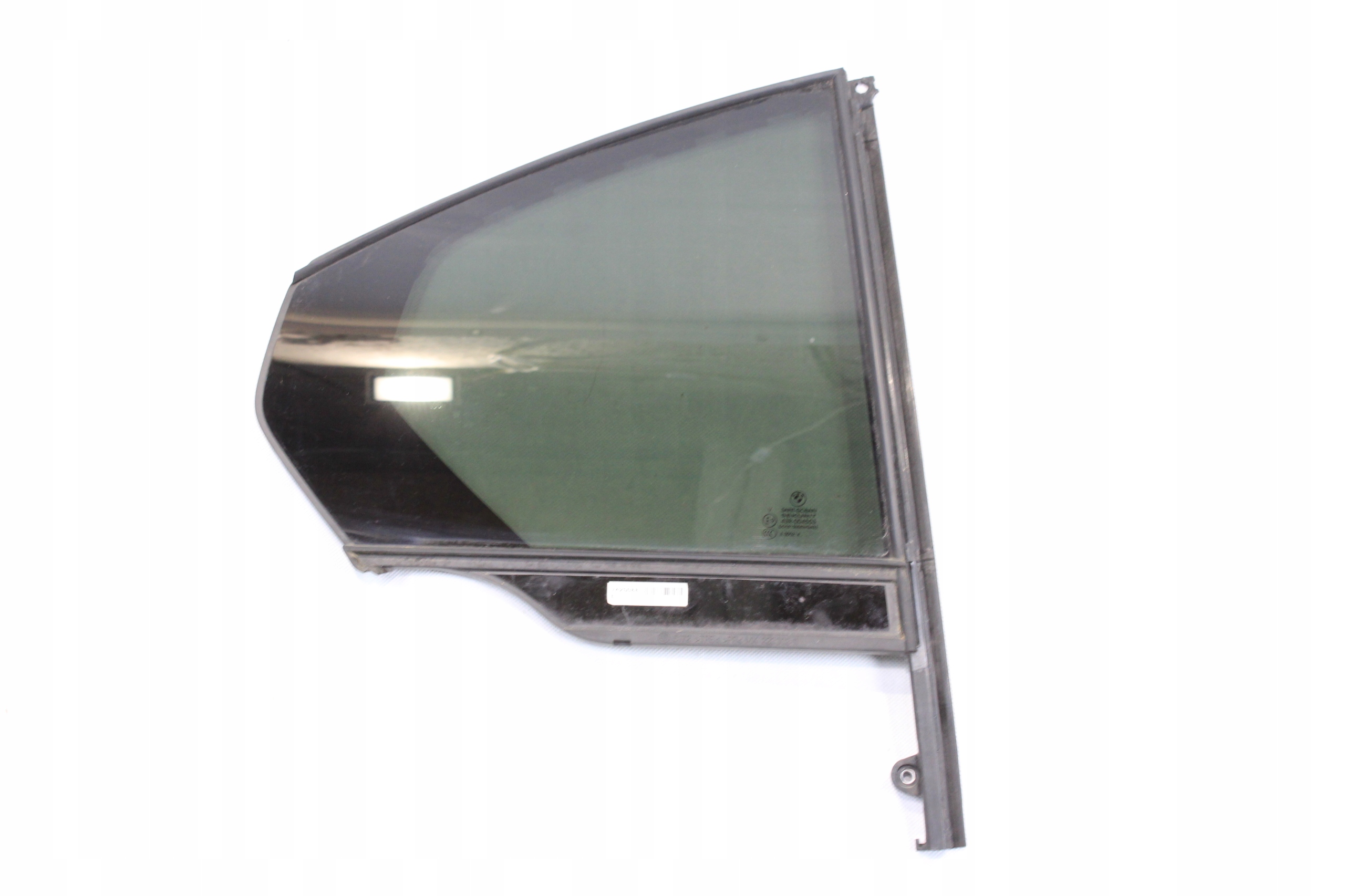 7425088 - Боковое стекло двери задний правый треугольник BMW G20