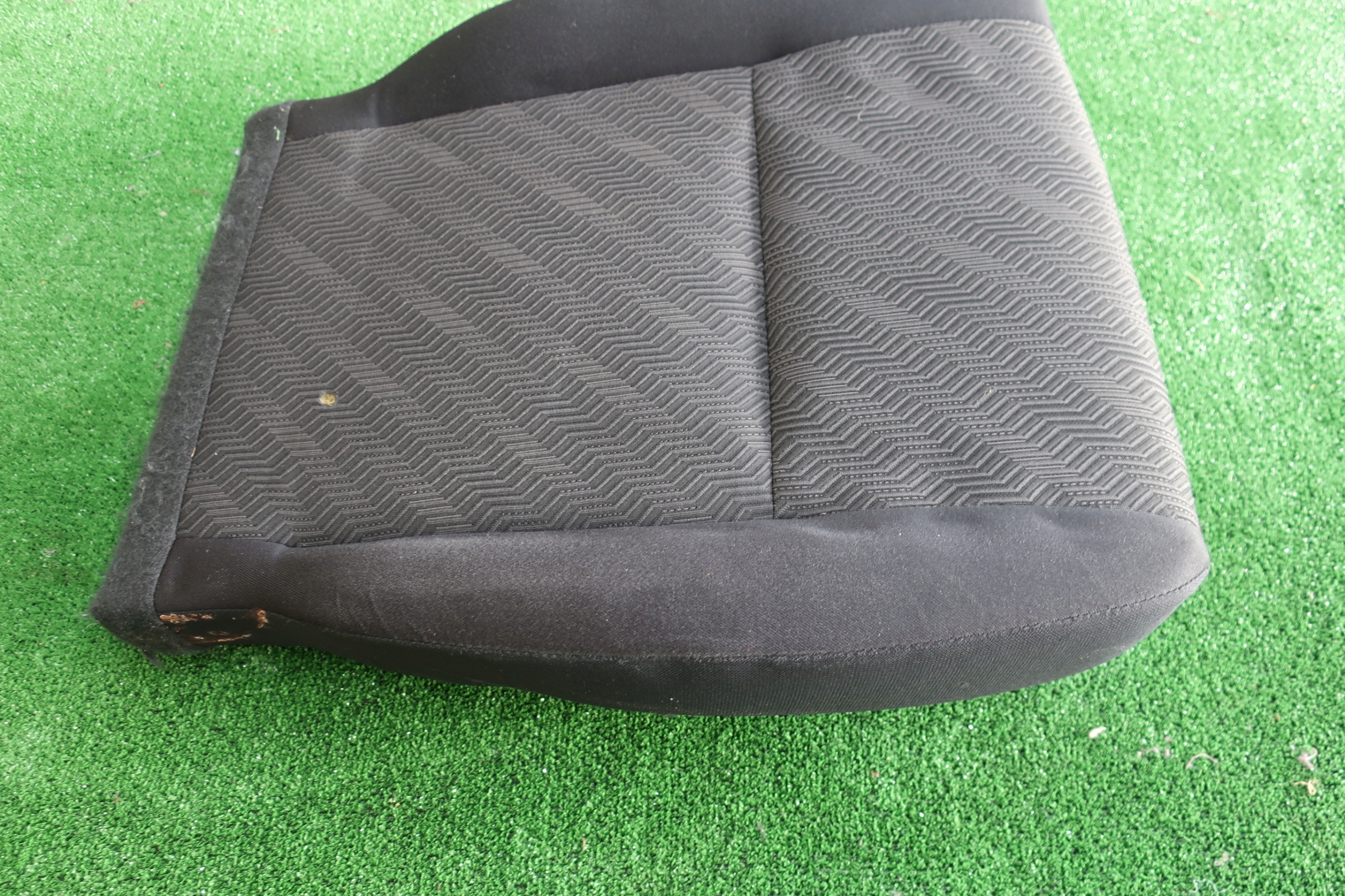 SIEDZISKO seat SUZUKI JIMNY left right 2013R