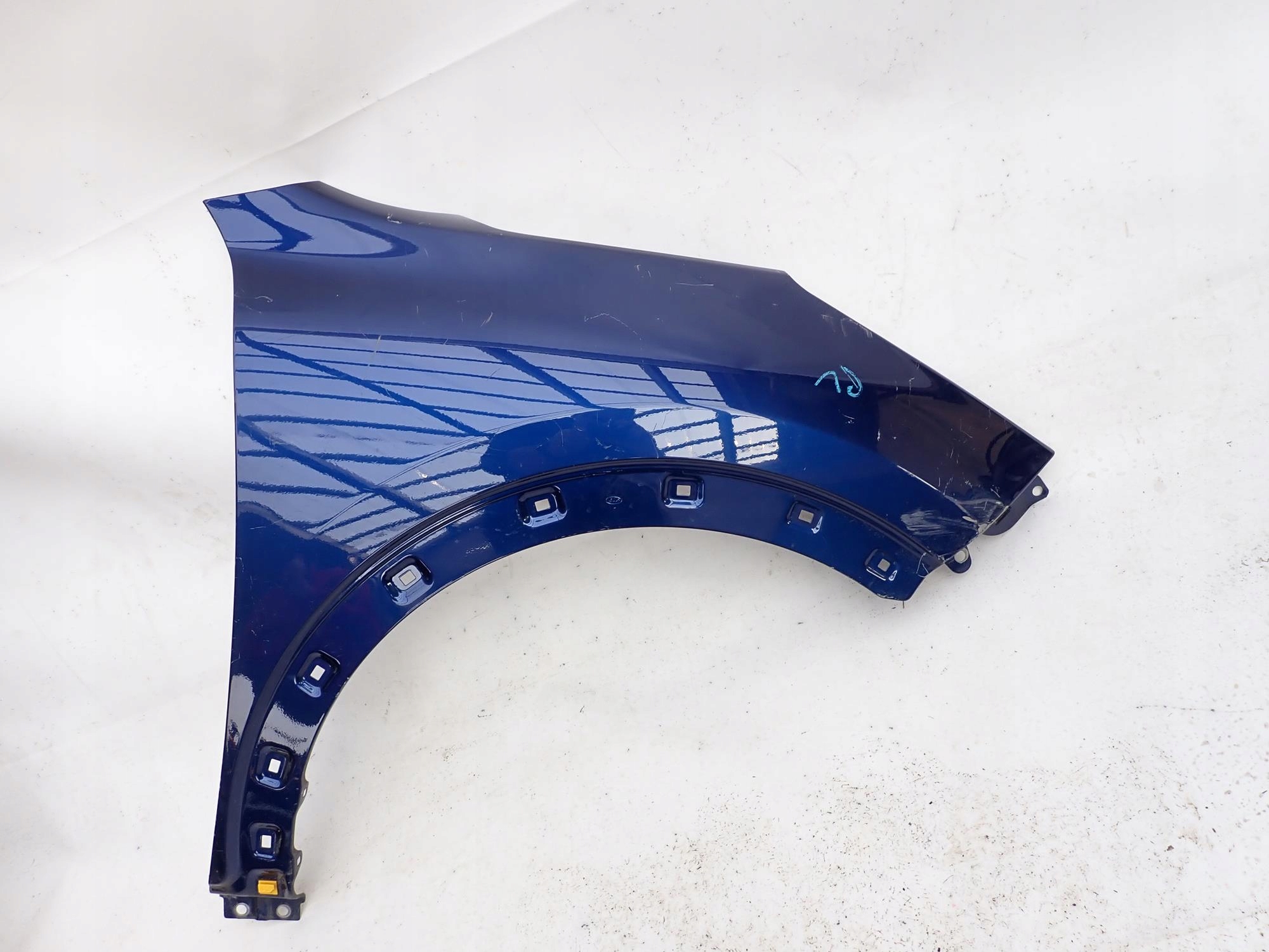KIA NIRO and 1 16-22 fender front front right
