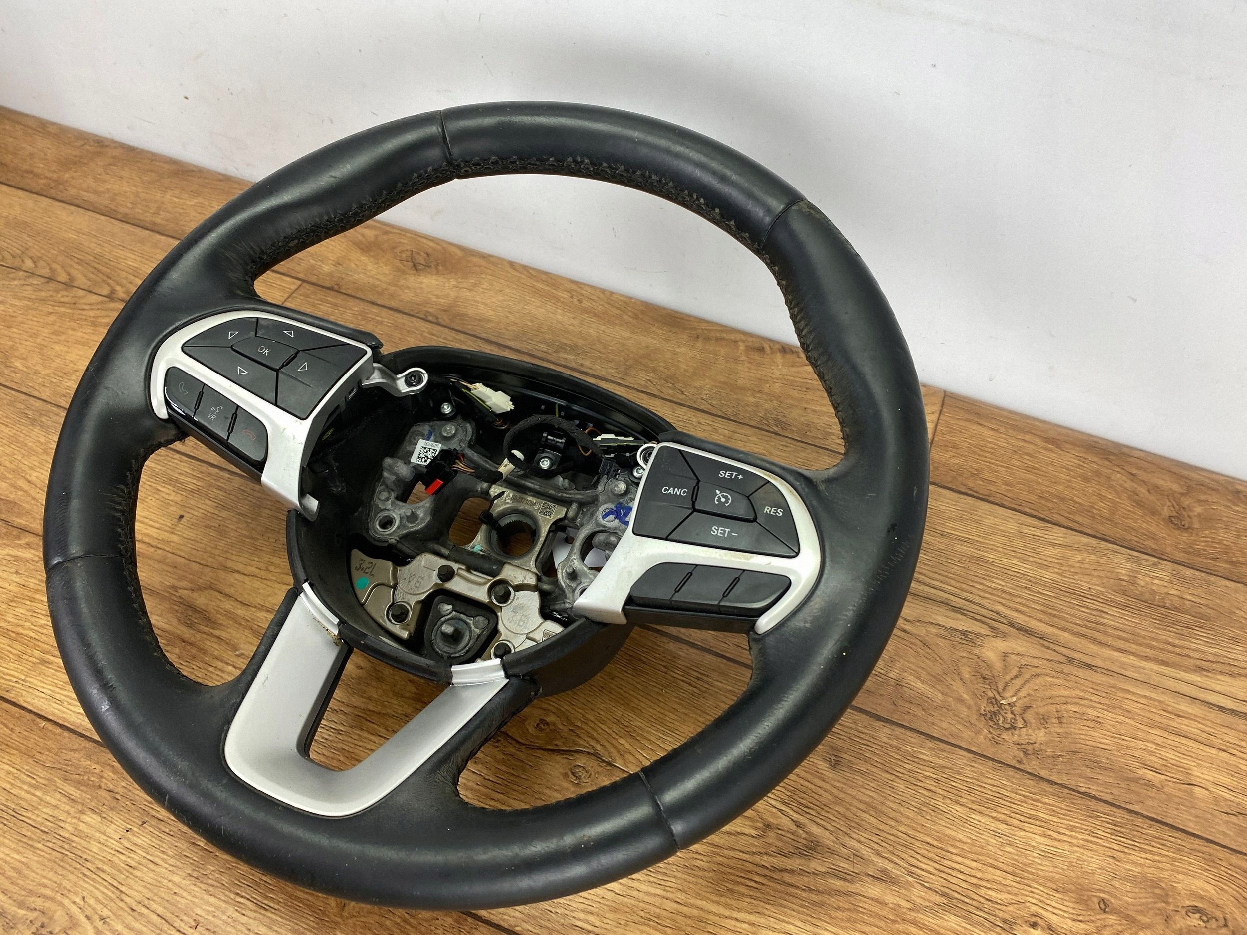 steering wheel, Dodge Charger Challenger 2015+