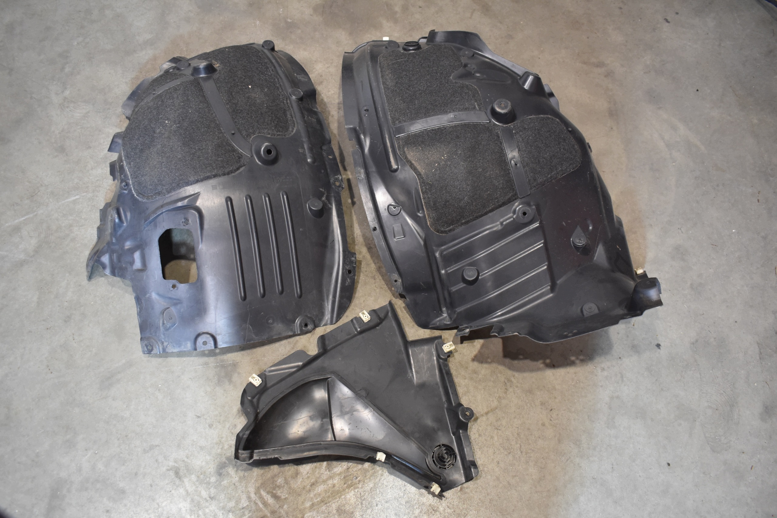 IDEALNE mudguard front front left BMW G70 1