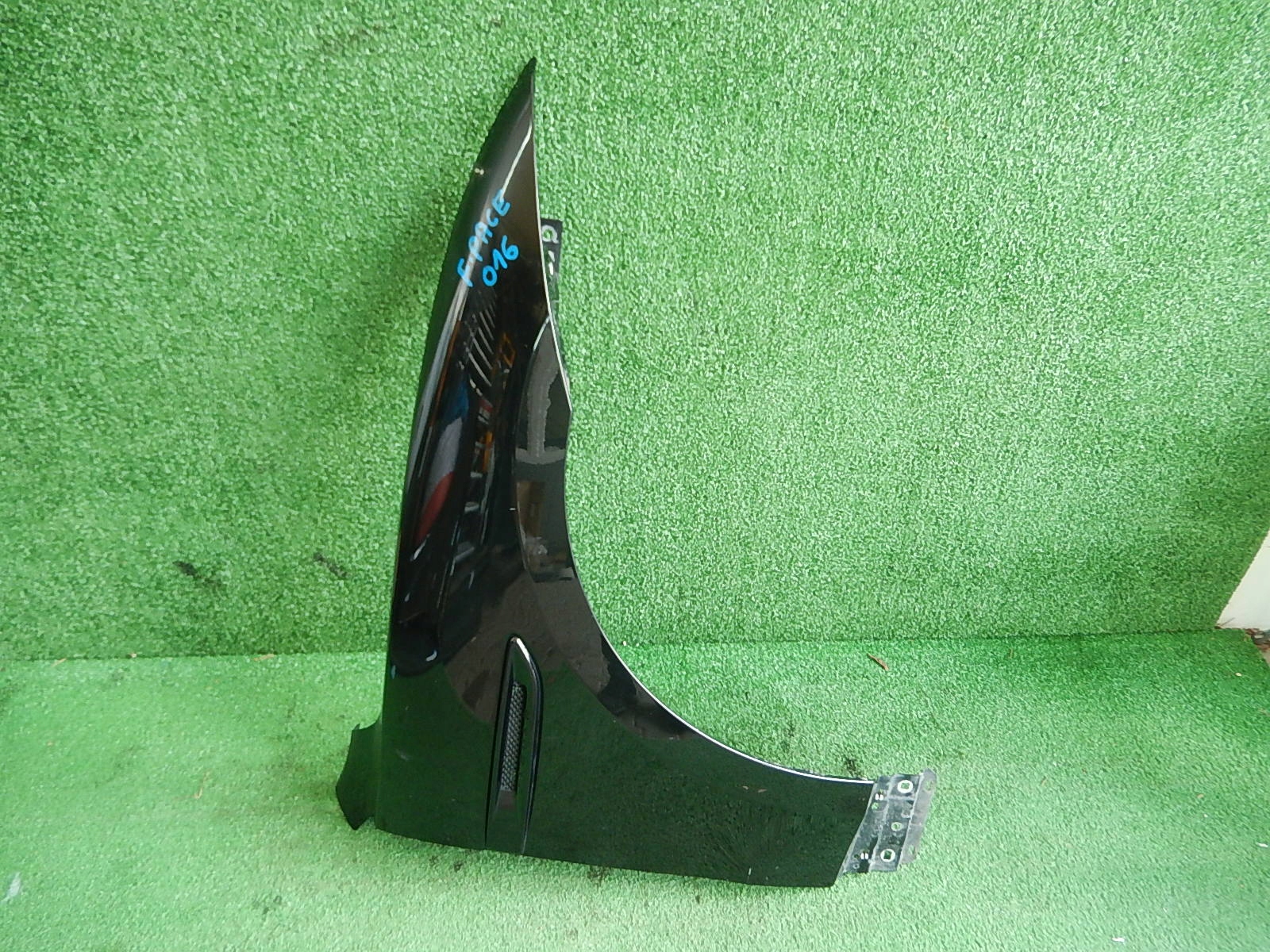 КРИЛО ПЕРЕД ПРАВИЙ JAGUAR F-PACE X761