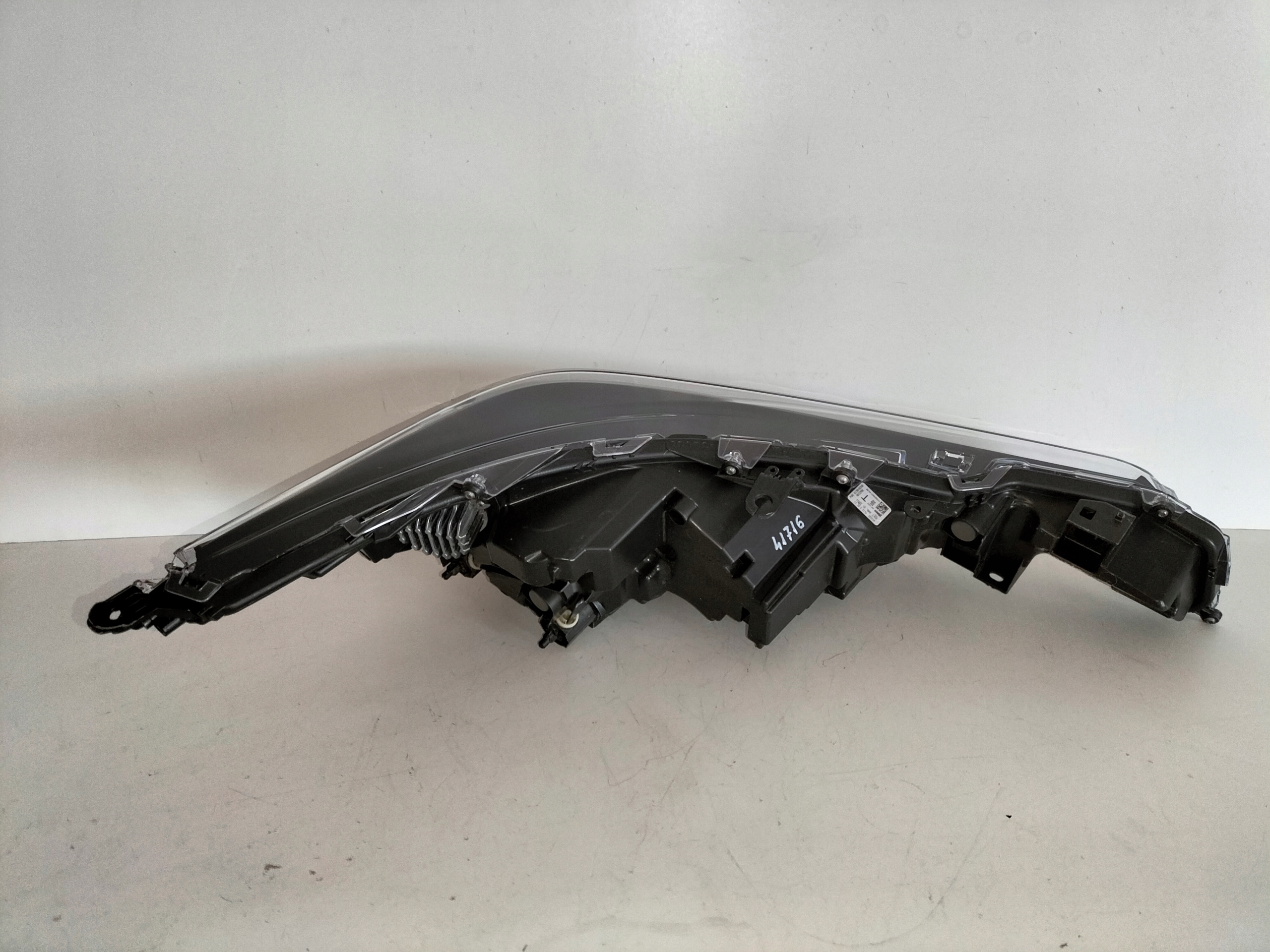 light front reflektor left TOYOTA COROLLA E21 18- HB KOMBI FULL LED