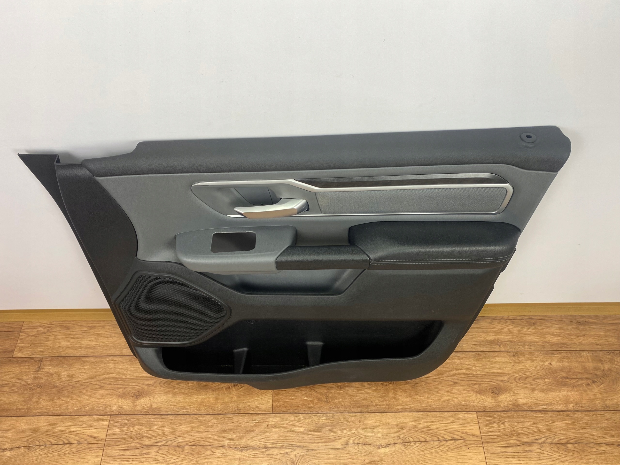 side door right front upholstery Dodge Ram 1500 2019+