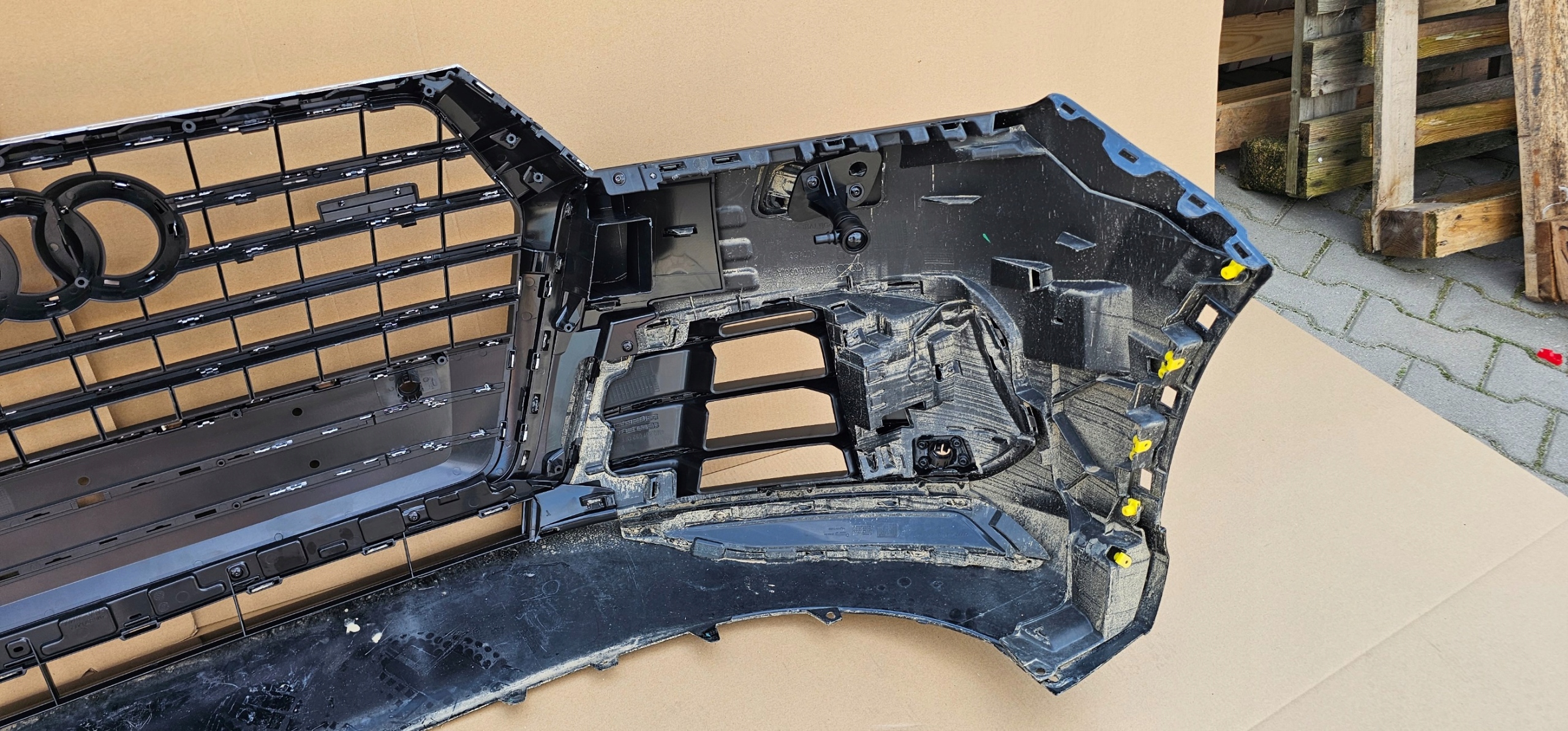 ZDERZAK PRZEDNI PRZÓD AUDI Q7 4M0 S-LINE 4xPDC SPR POSZYCIE CZARNY LY9T Strona zabudowy przód